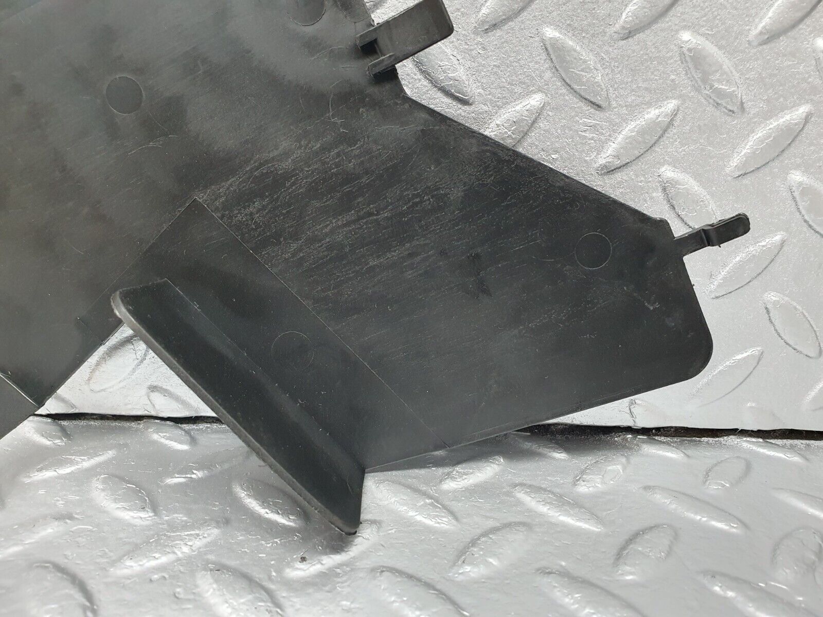 41957 Mercedes-Benz W202 C200 Boot Cable Cover 2028210414