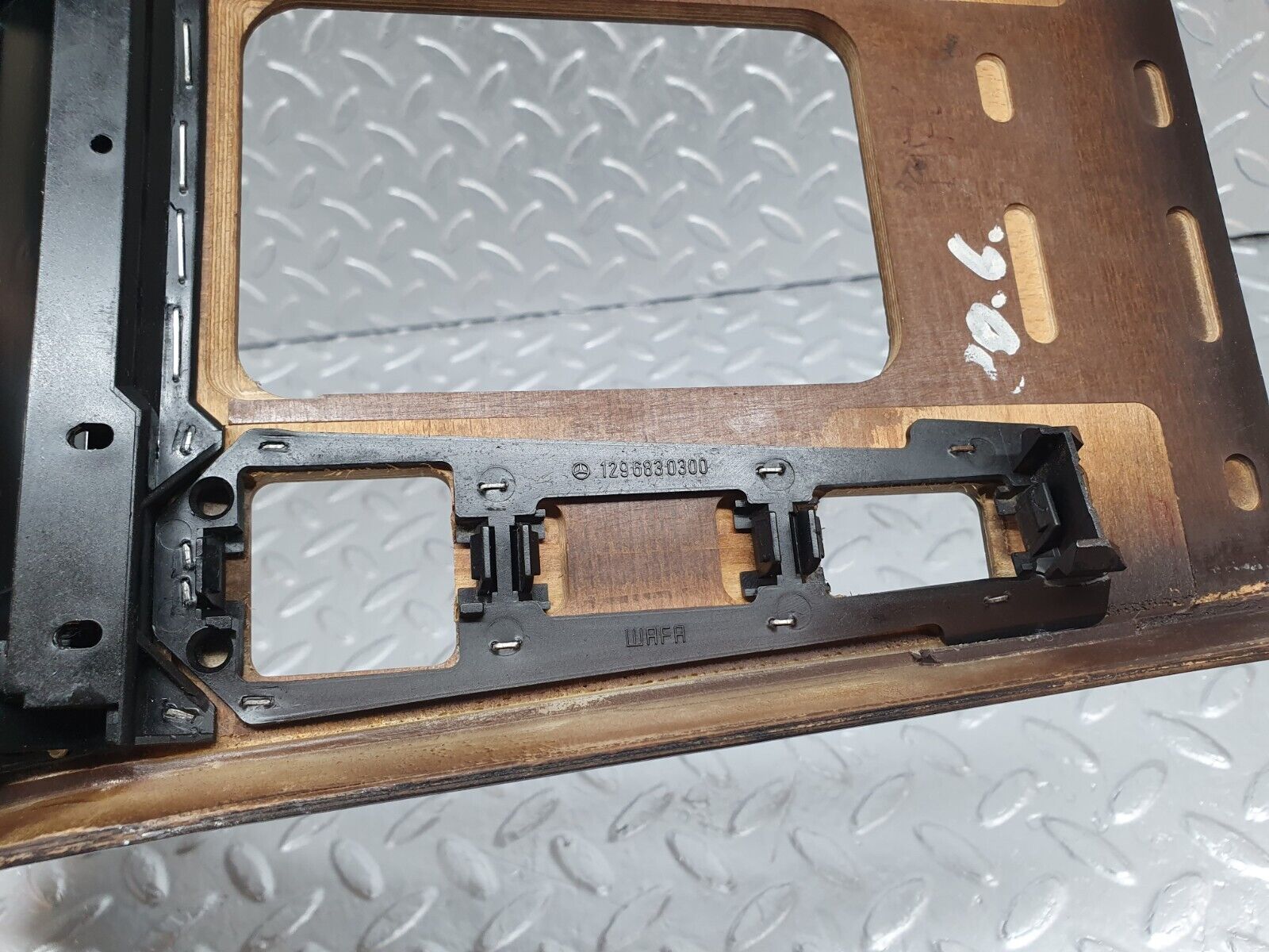 42189 Mercedes-Benz R129 320SL Coupe Centre Console Wood Panel