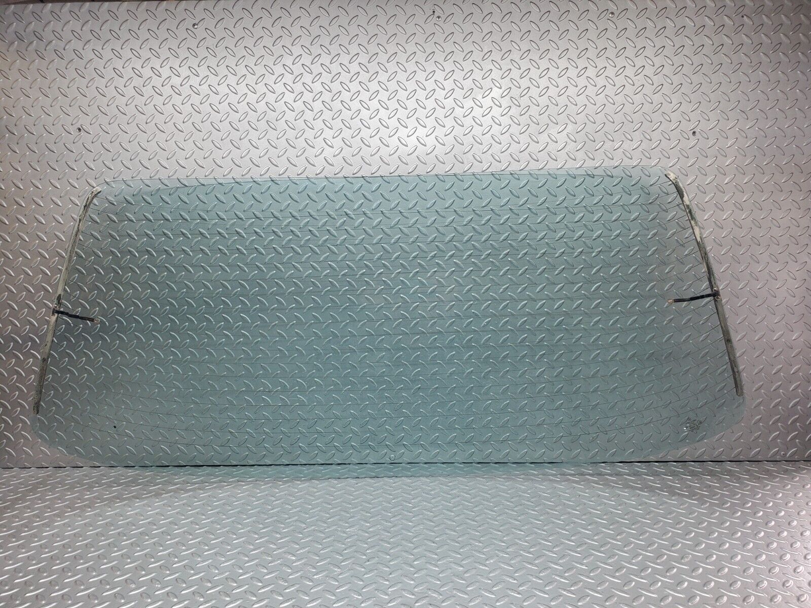 44368 Mercedes-Benz W123 280E Rear Heated Windscreen Glass