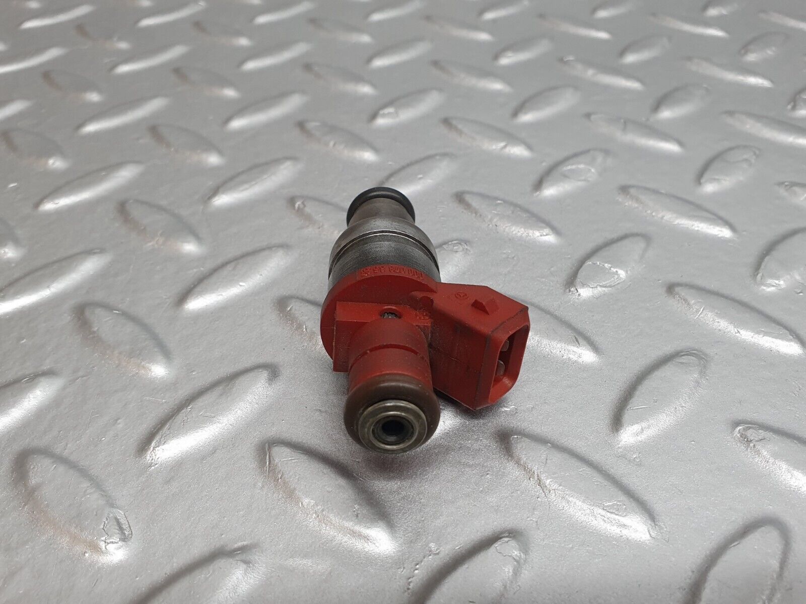 42058 Mercedes-Benz W202 C200 Fuel Injector Siemens 0000788523