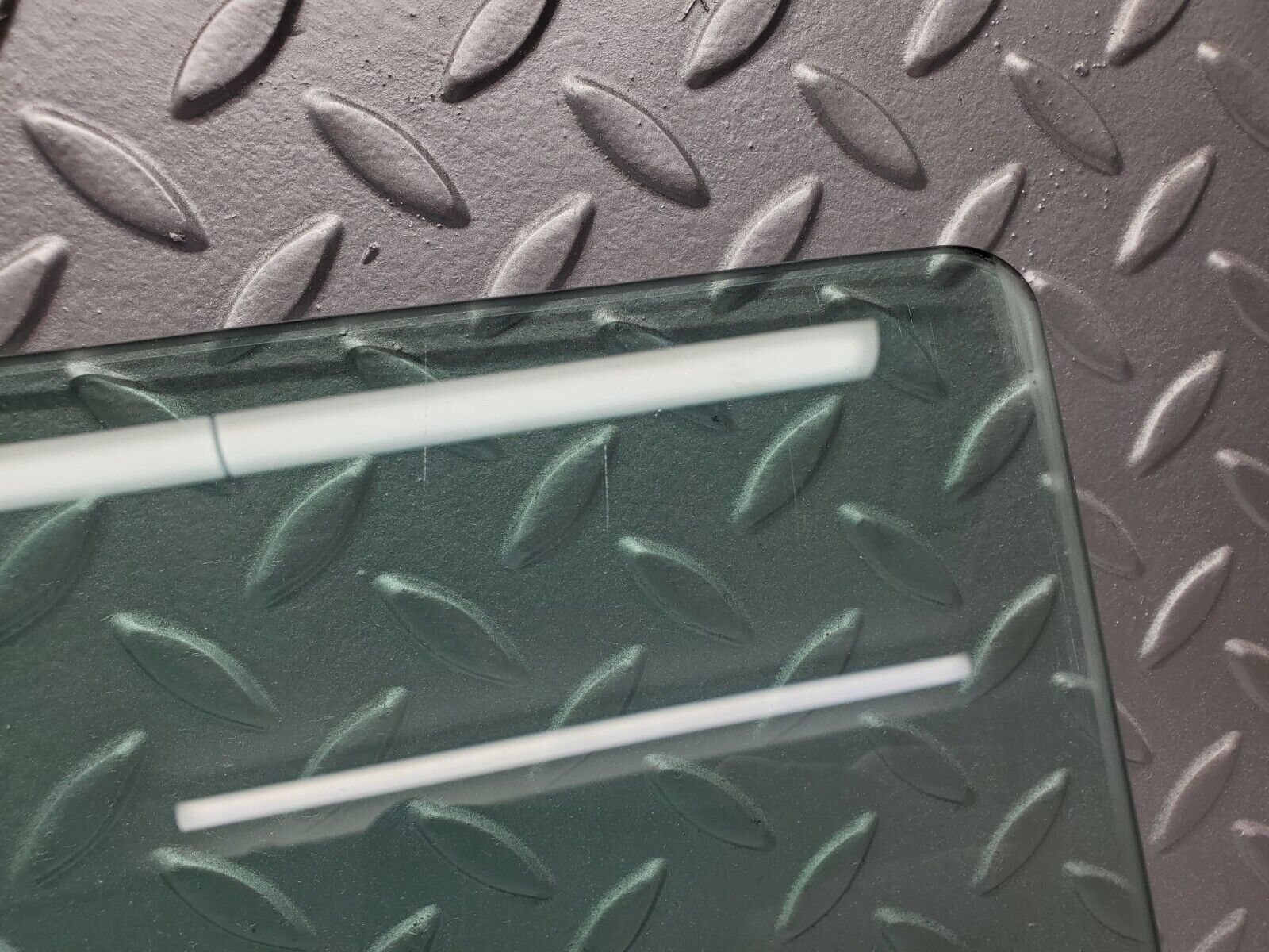 46247 Mercedes-Benz W124 280E Front Left Door Window Glass