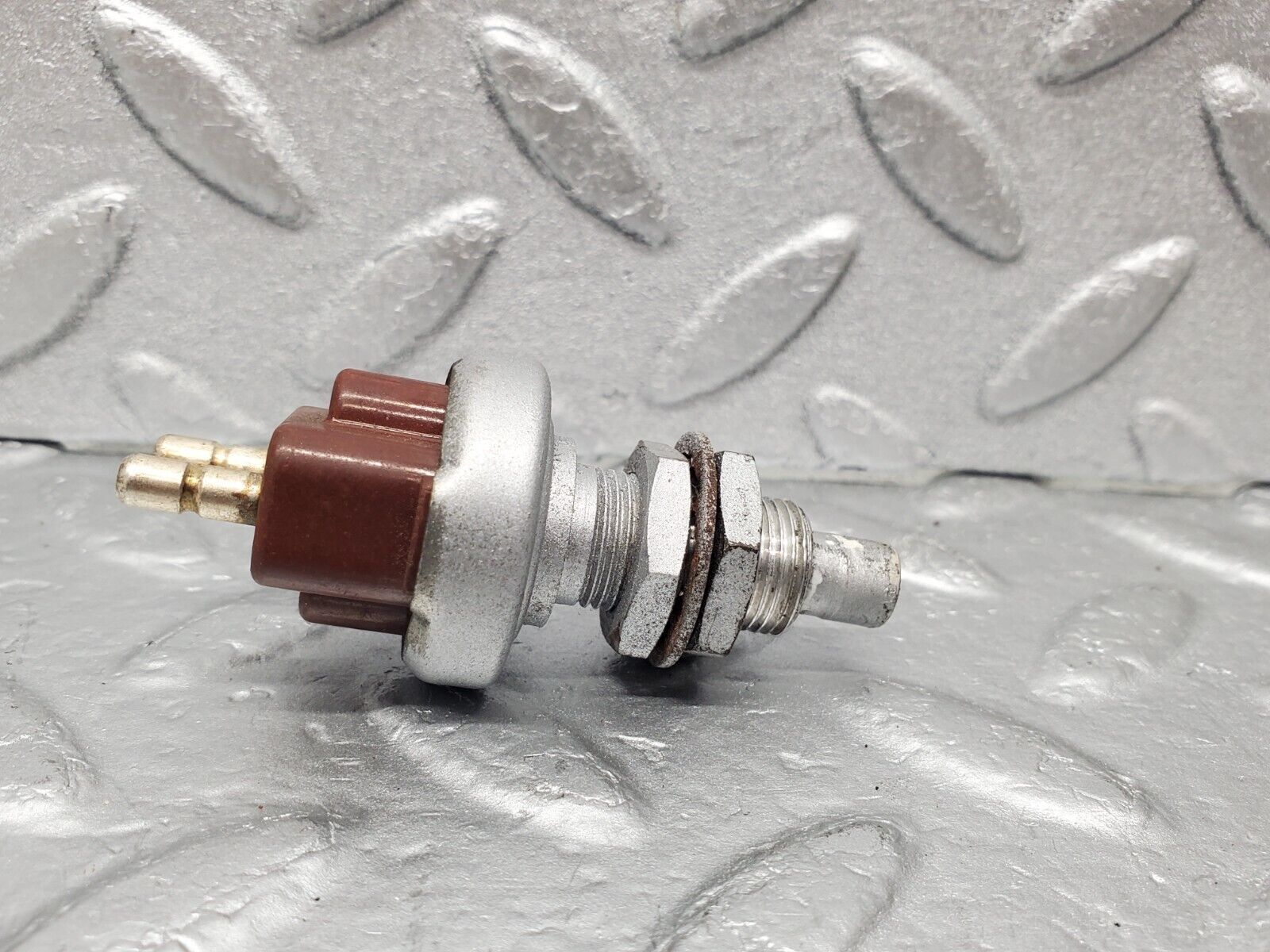 46000 Mercedes-Benz V123 240D LWB Brake Light Switch 190130