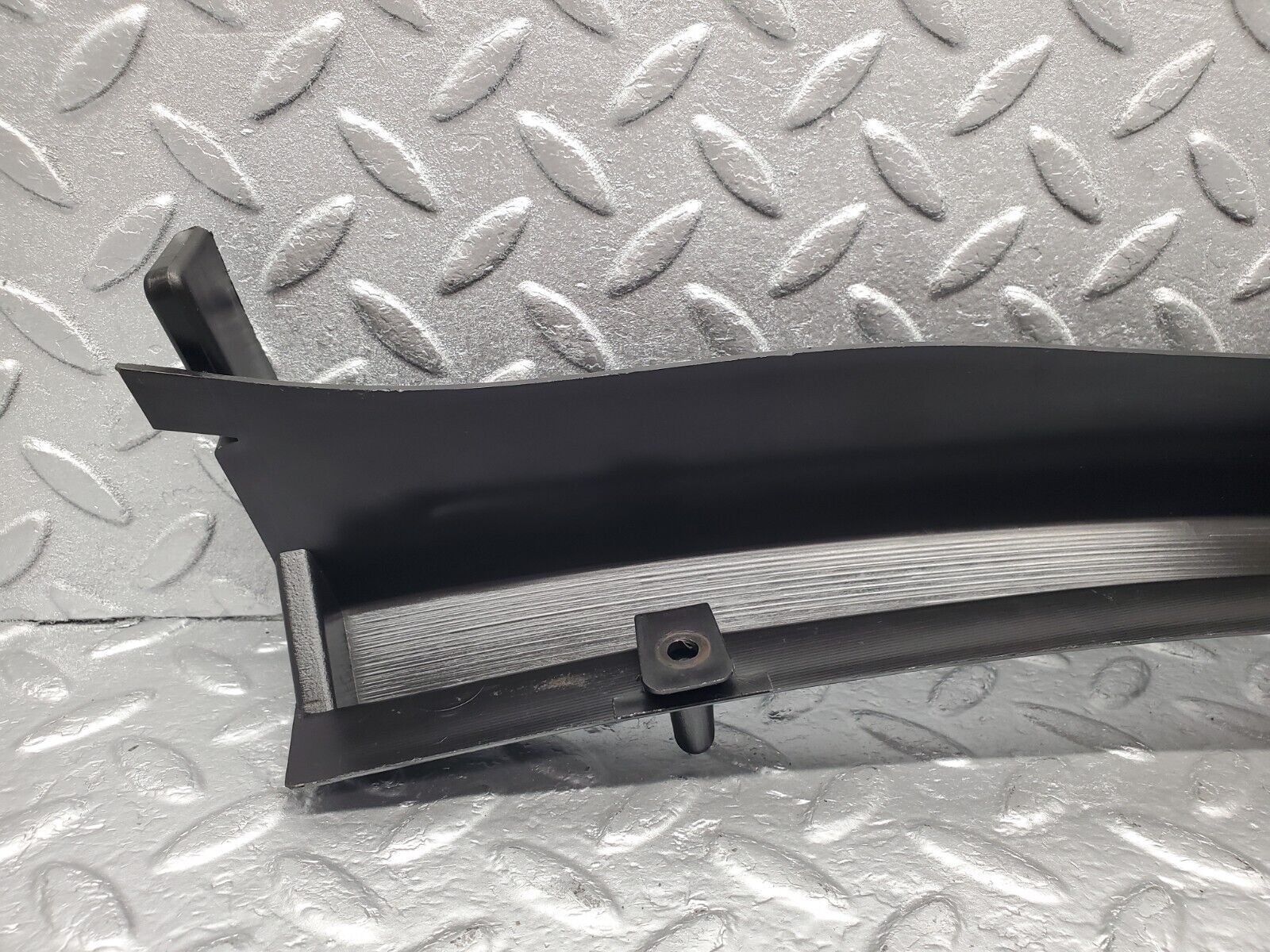 46891 Mercedes-Benz R129 320SL Coupe Windscreen Drain Channel Right Side 1298310636