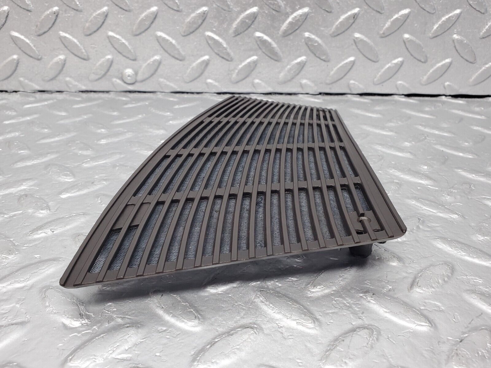 45957 Mercedes-Benz W126 420SE Dashboard Speaker Cover Right Side 1266806939