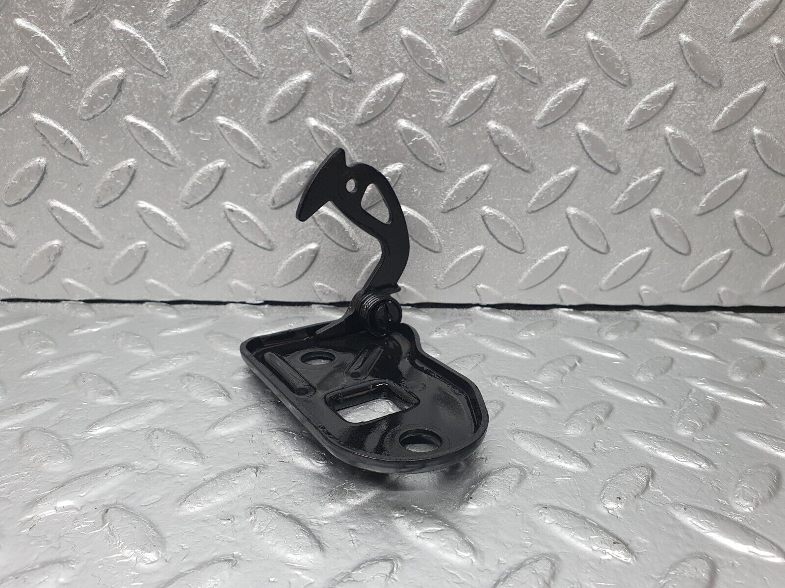 44069 Mercedes-Benz C123 230CE Coupe Bonnet Safety Latch