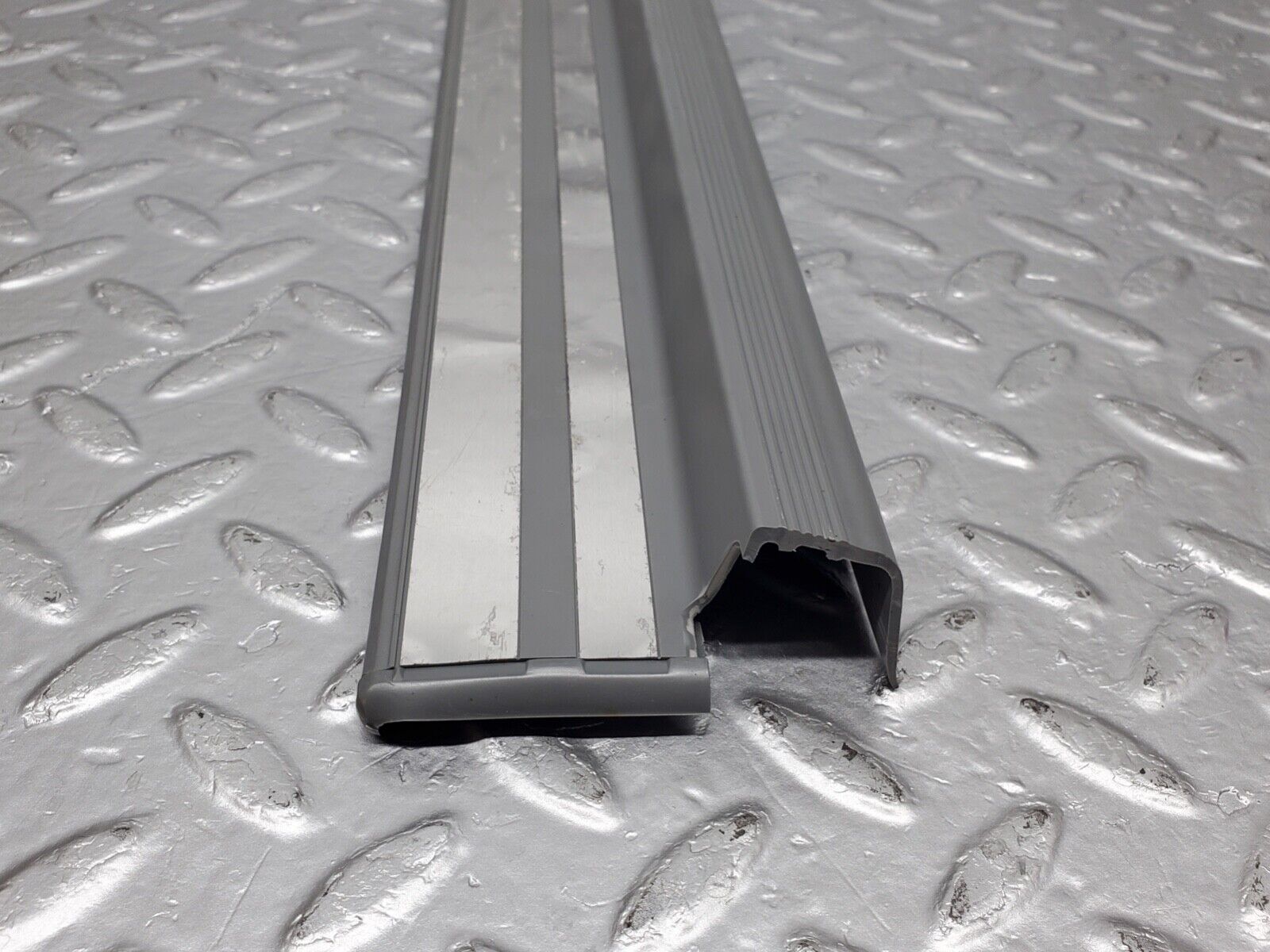 44584 Mercedes-Benz W124 220E Rear Right Door Sill Trim