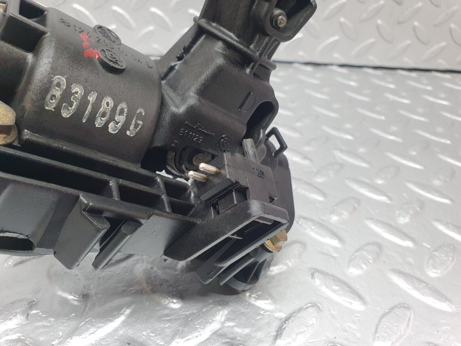 42863 Mercedes-Benz W201 190 2.0L Manual Gear Selector 1242670140 1242601094 2012670480