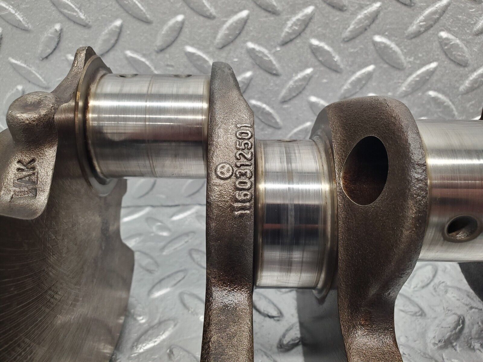 46318 Mercedes-Benz W126 420SE Crankshaft 1160312501