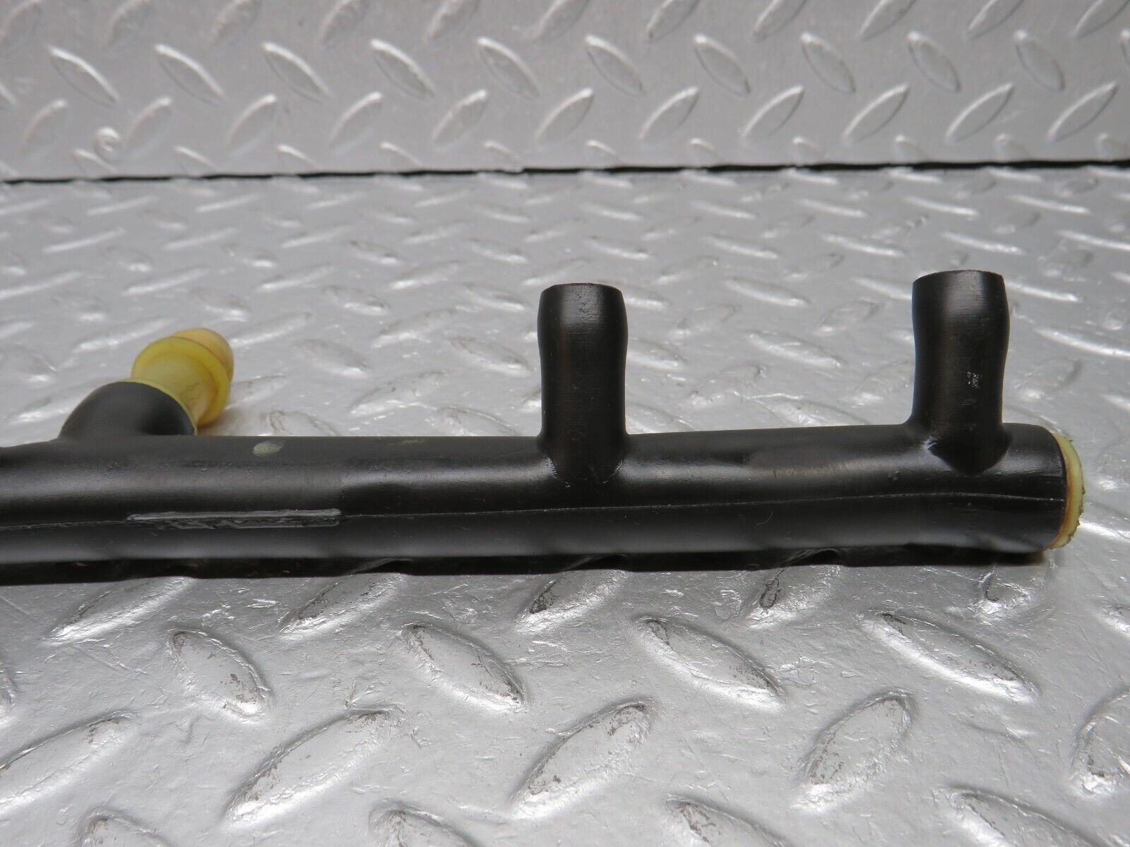 39161 Mercedes-Benz R107 500SL Air Intake Breather Hose Pipe 1160940982