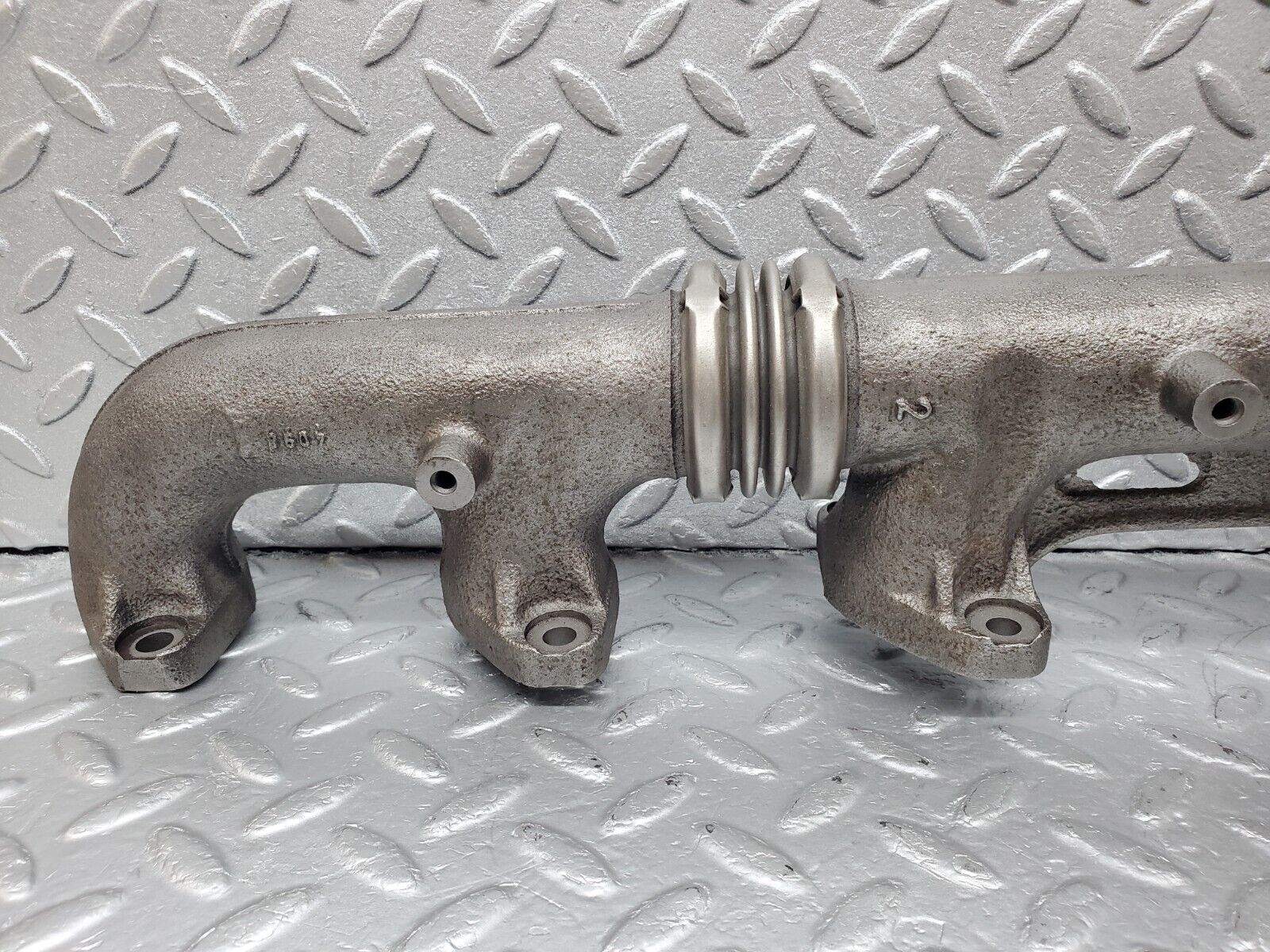 45918 Mercedes-Benz W126 420SE Exhaust Manifold Right 1161422402 1161420602