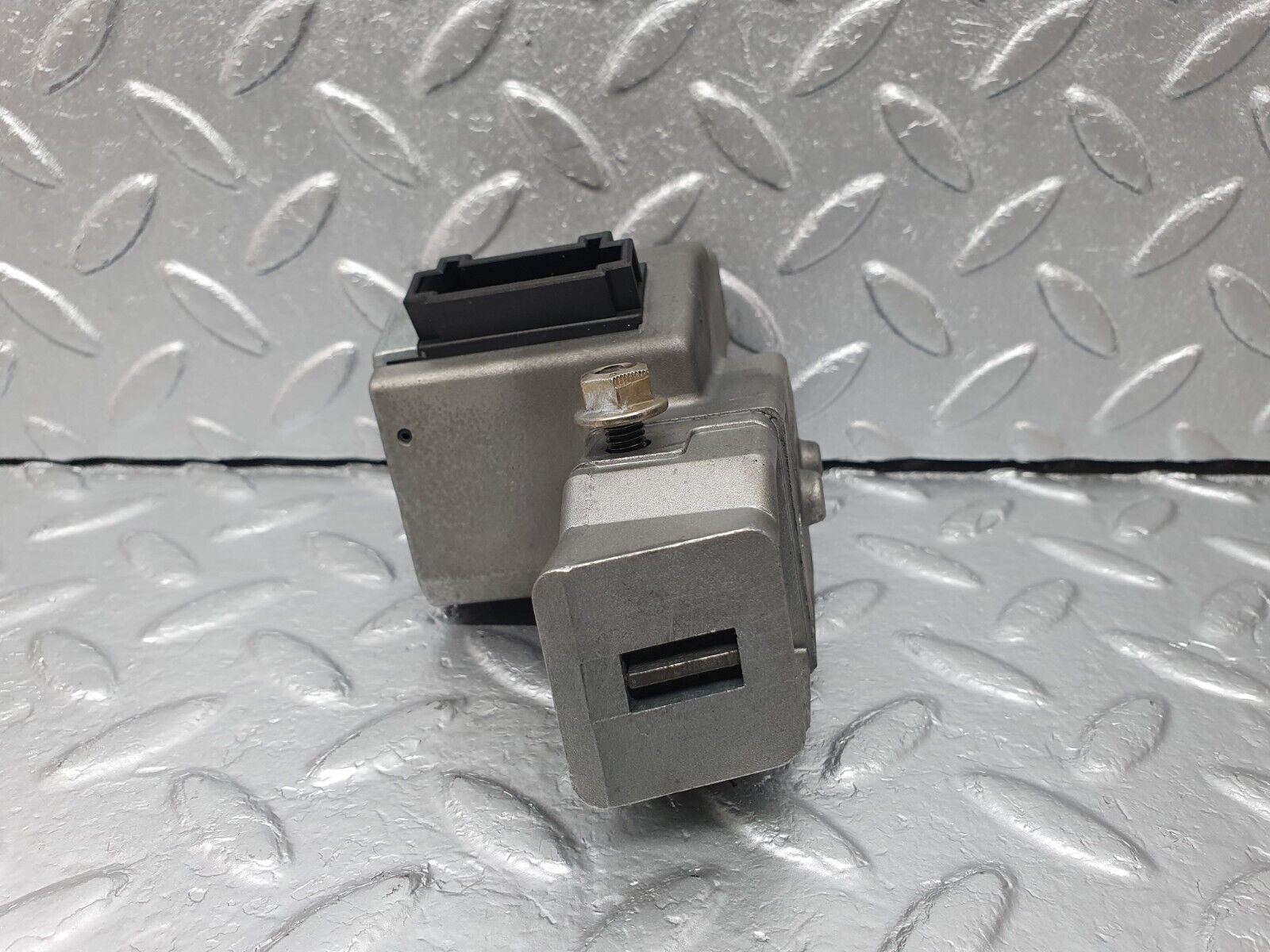 41860 Mercedes-Benz W202 C200 Steering Column Ignition Lock