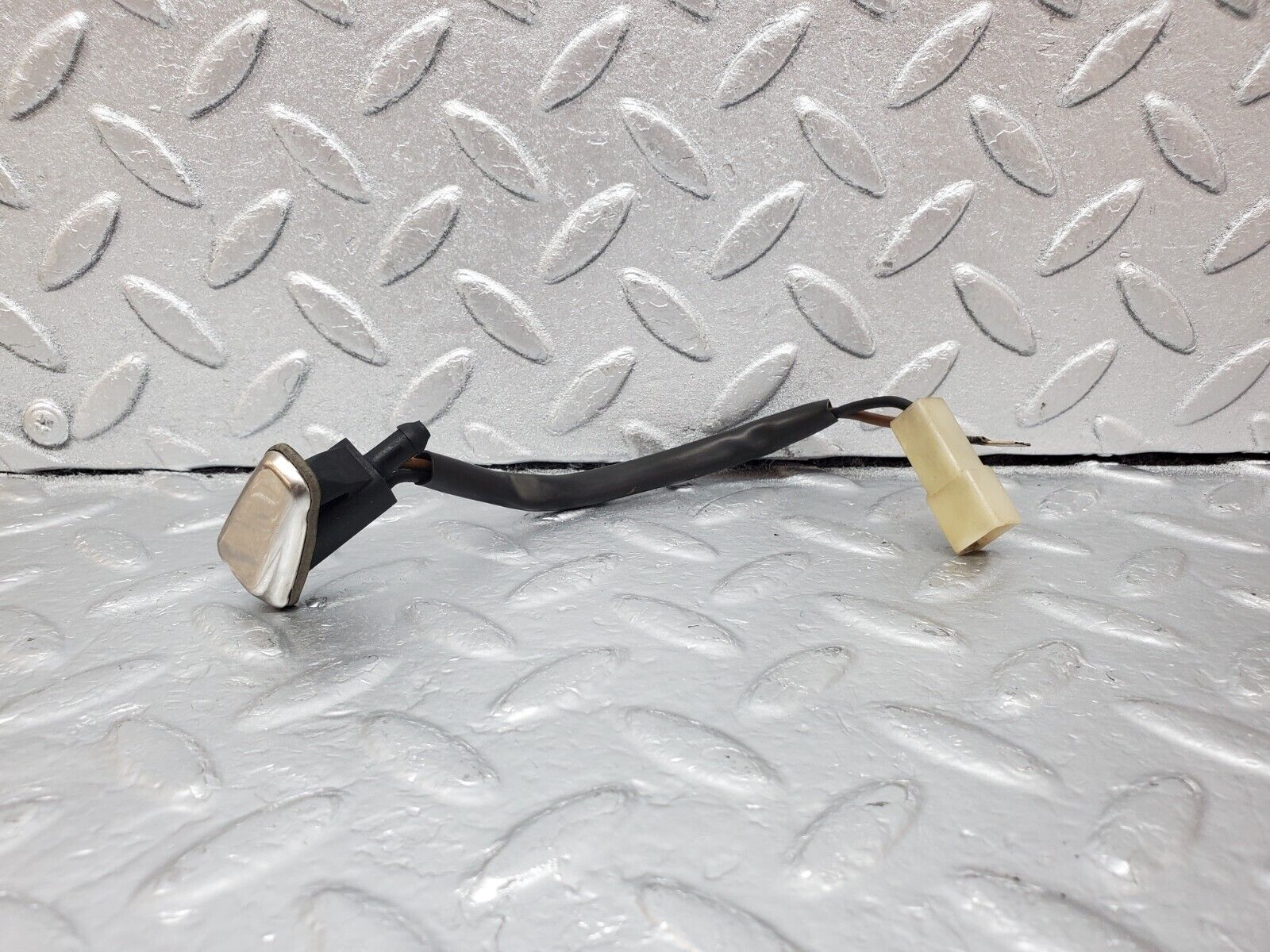 45731 Mercedes-Benz W126 420SE Windscreen Washer Nozzle