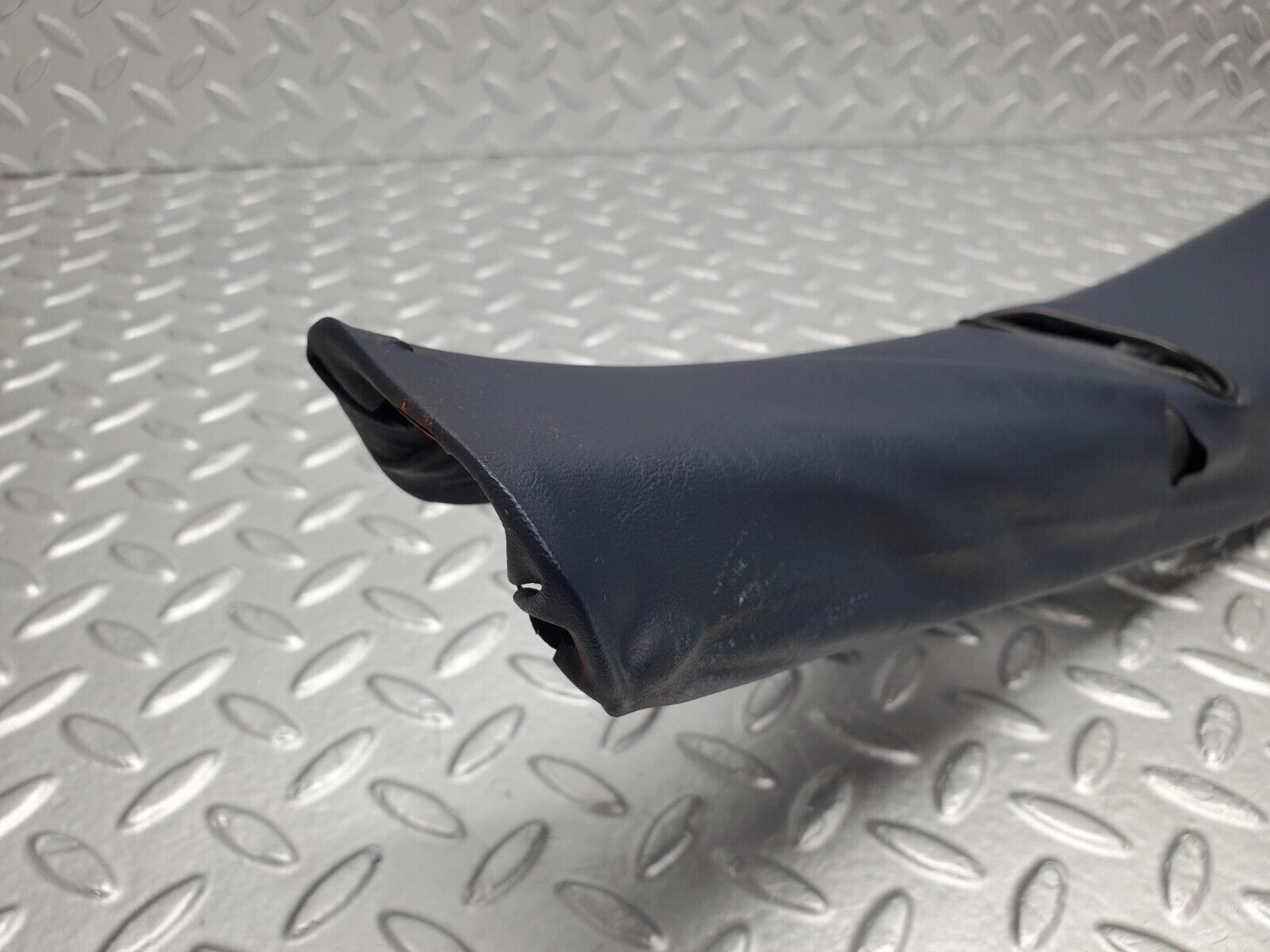 46008 Mercedes-Benz V123 240D LWB B Pillar Cover Blue Left