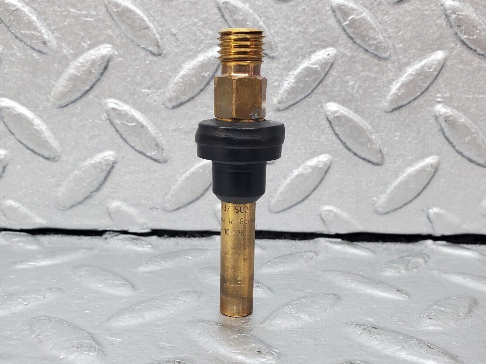 45335 Mercedes-Benz 280E M110.983 Fuel Injector Bosch 0437502047