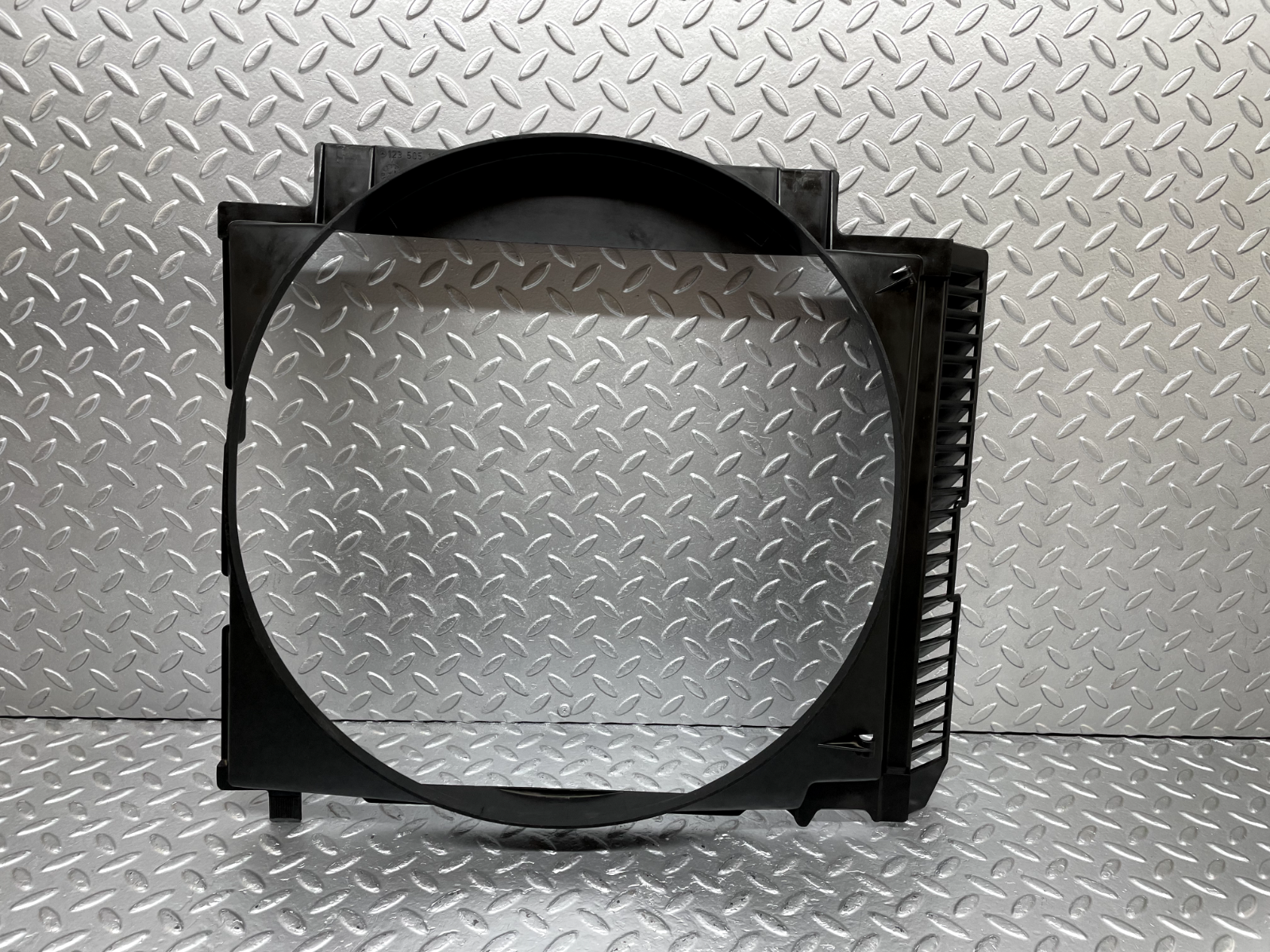 44248 Mercedes-Benz W123 280E Radiator Fan Shroud Cover 1235051655
