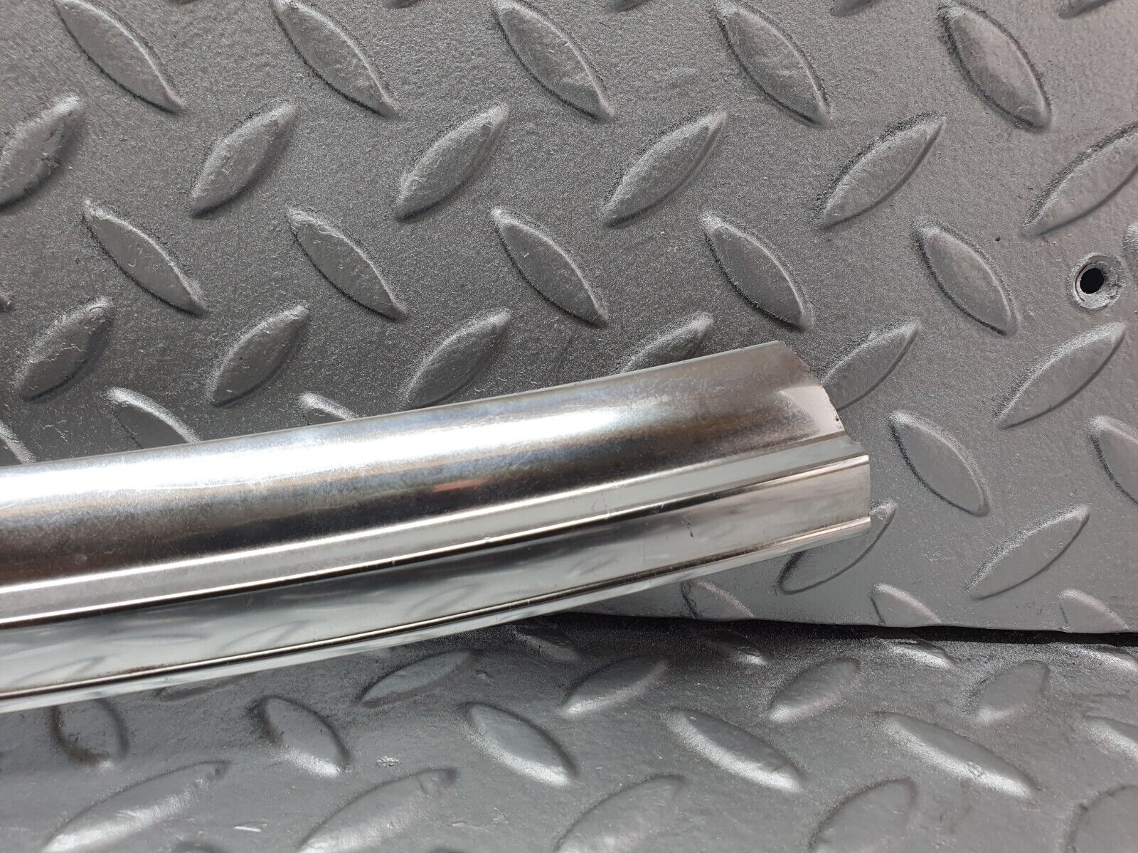 43056 Mercedes-Benz R107 Hardtop Under Windshield Chrome Trim