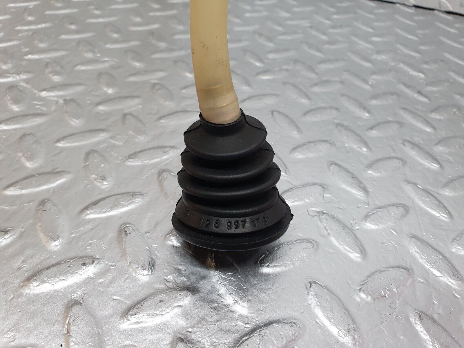 43716 Mercedes-Benz C126 380SEC Coupe Brake Servo Vacuum Pipe 1269971781