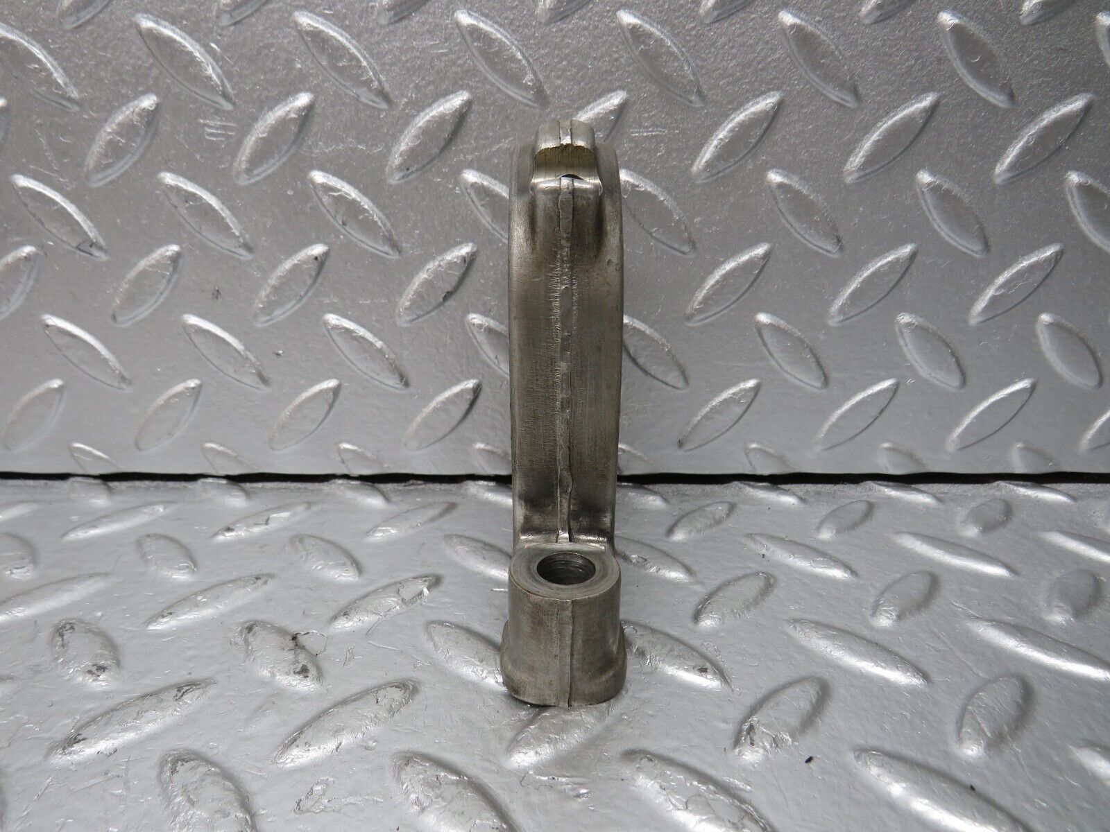 33090 Mercedes-Benz C107 R107 350 V8 Camshaft Tower Bearing 1160512112