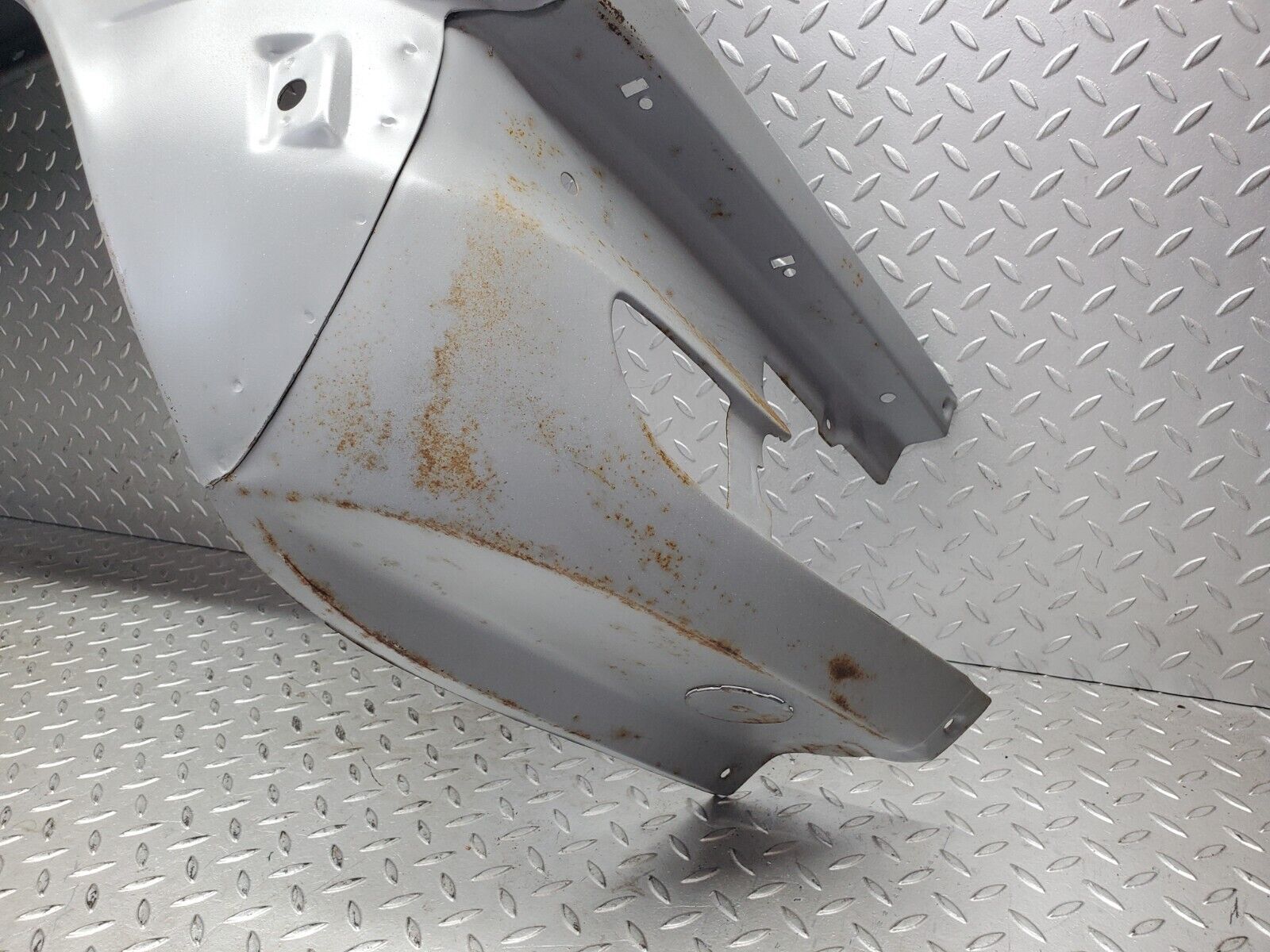 44444 Mercedes-Benz W123 280E Front Right Wing Fender