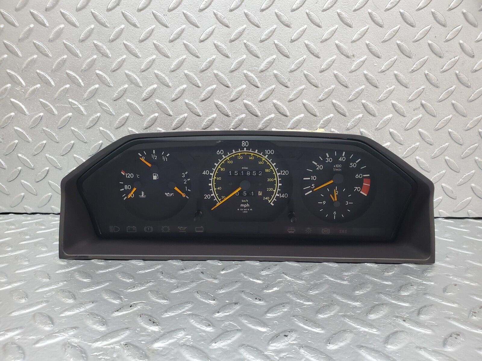 44740 Mercedes-Benz W124 220E Instrument Cluster 1245423165 1244407647