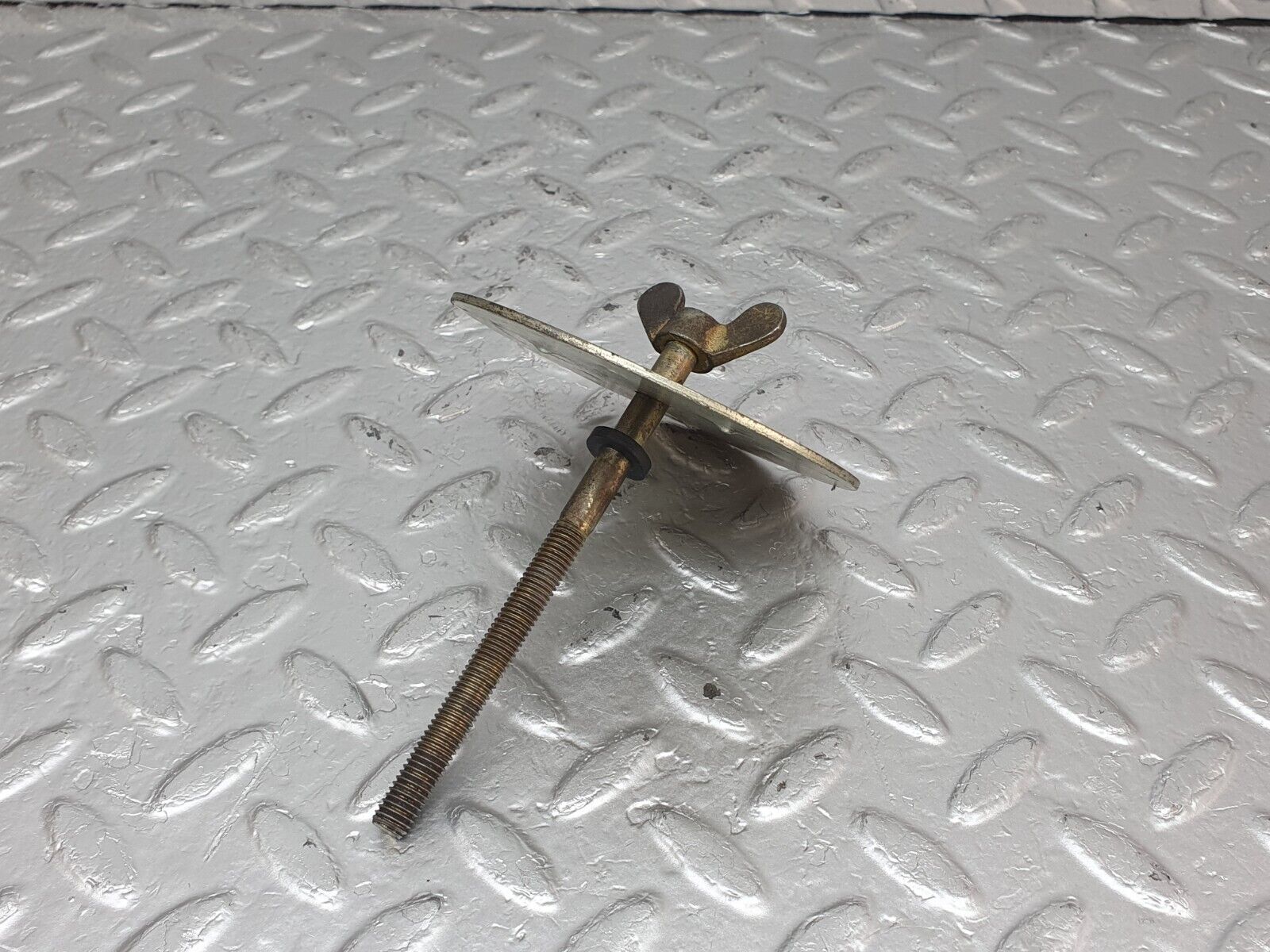 44023 Mercedes-Benz C123 230CE Coupe Spare Wheel Holder