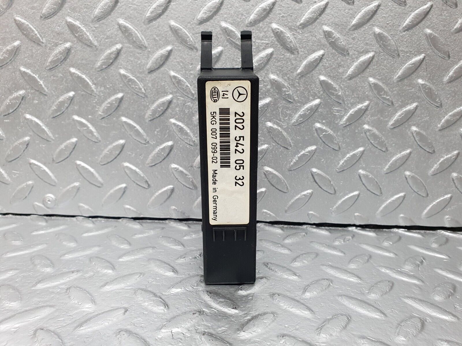 41863 Mercedes-Benz W202 C200 Light Control Unit Hella 2025420532