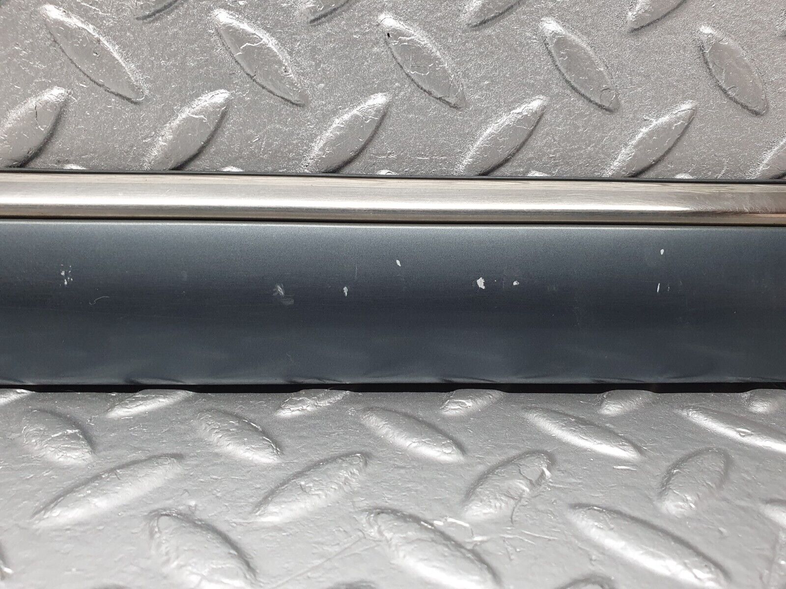 41805 Mercedes-Benz W202 C200 Front Left Door Centre Moulding Trim 2026909362