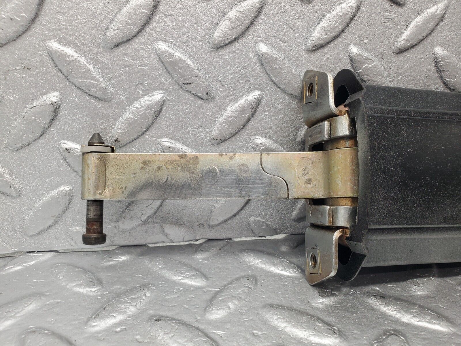 46138 Mercedes-Benz W124 Front Right Door Safety Check Strap