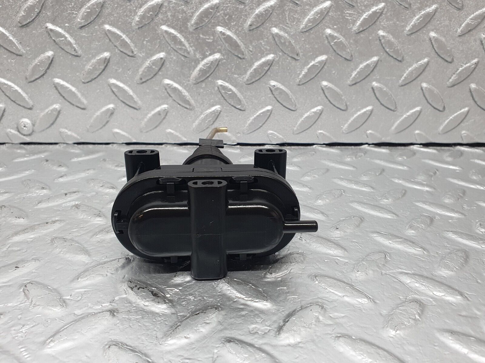 43647 Mercedes-Benz C126 380SEC Coupe Left Door Lock Vacuum Actuator