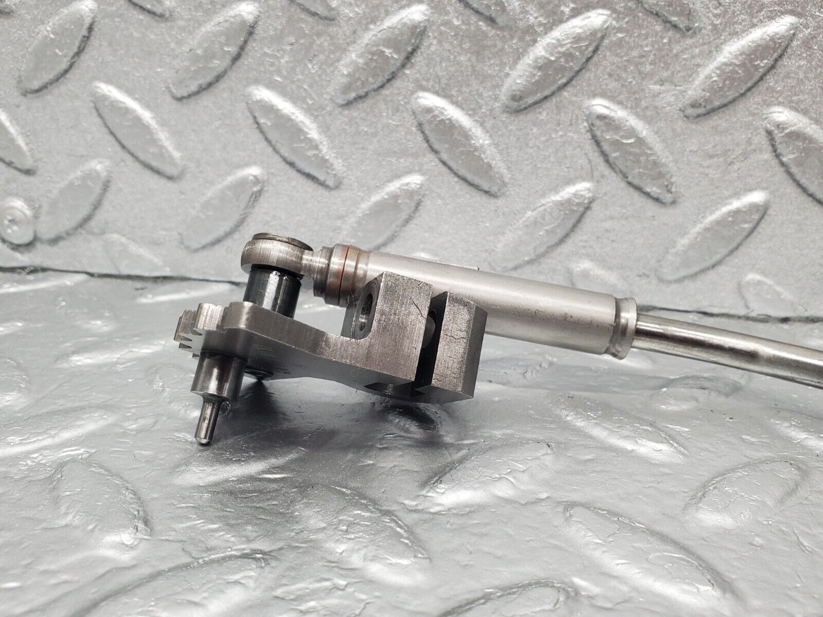 46305 Mercedes-Benz W124 280E Automatic Gearbox Linkage 722.433 1262780012