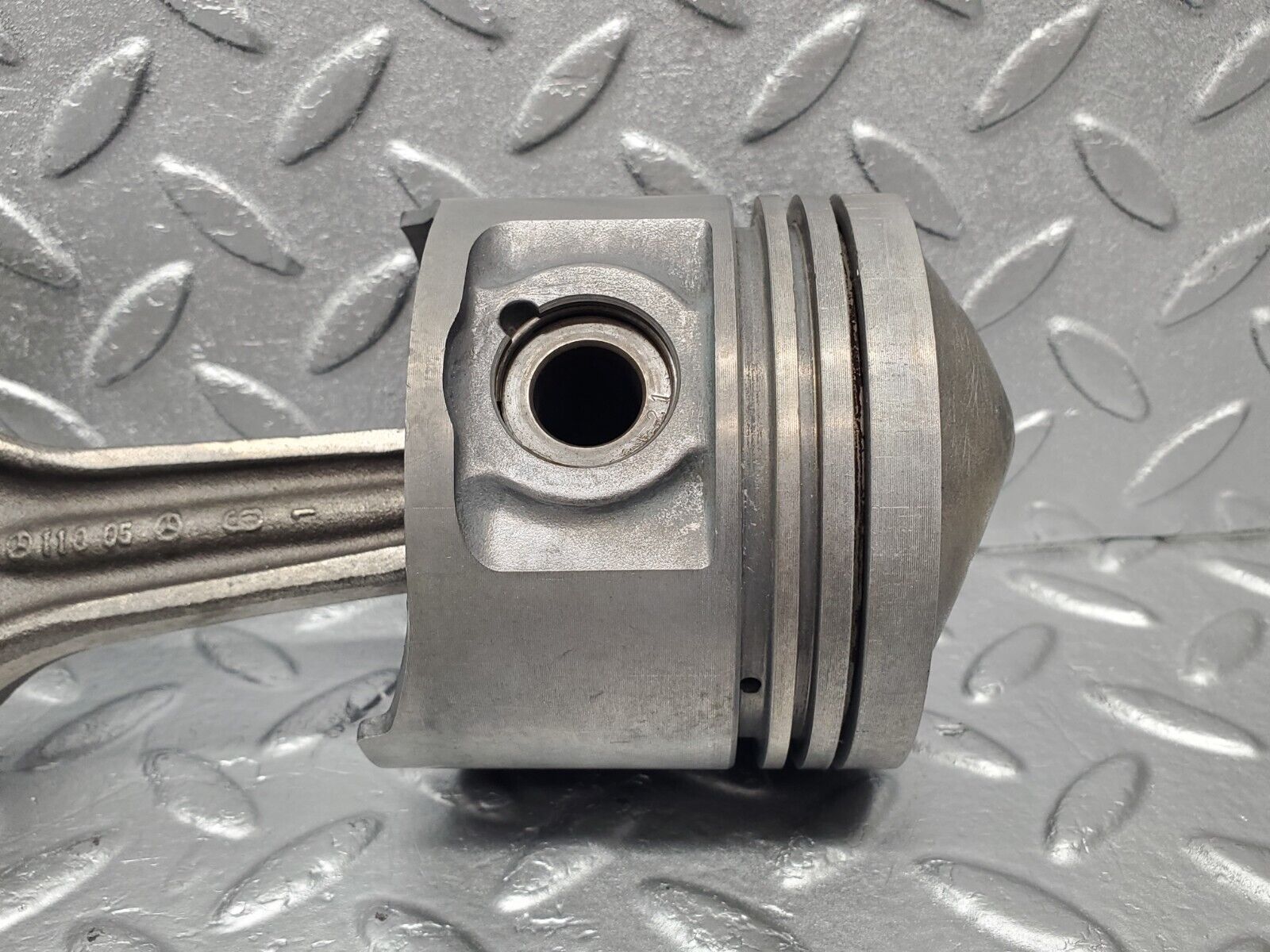 46604 Mercedes-Benz C123 280CE Coupe Piston With Connecting Rod 85.986mm 11005