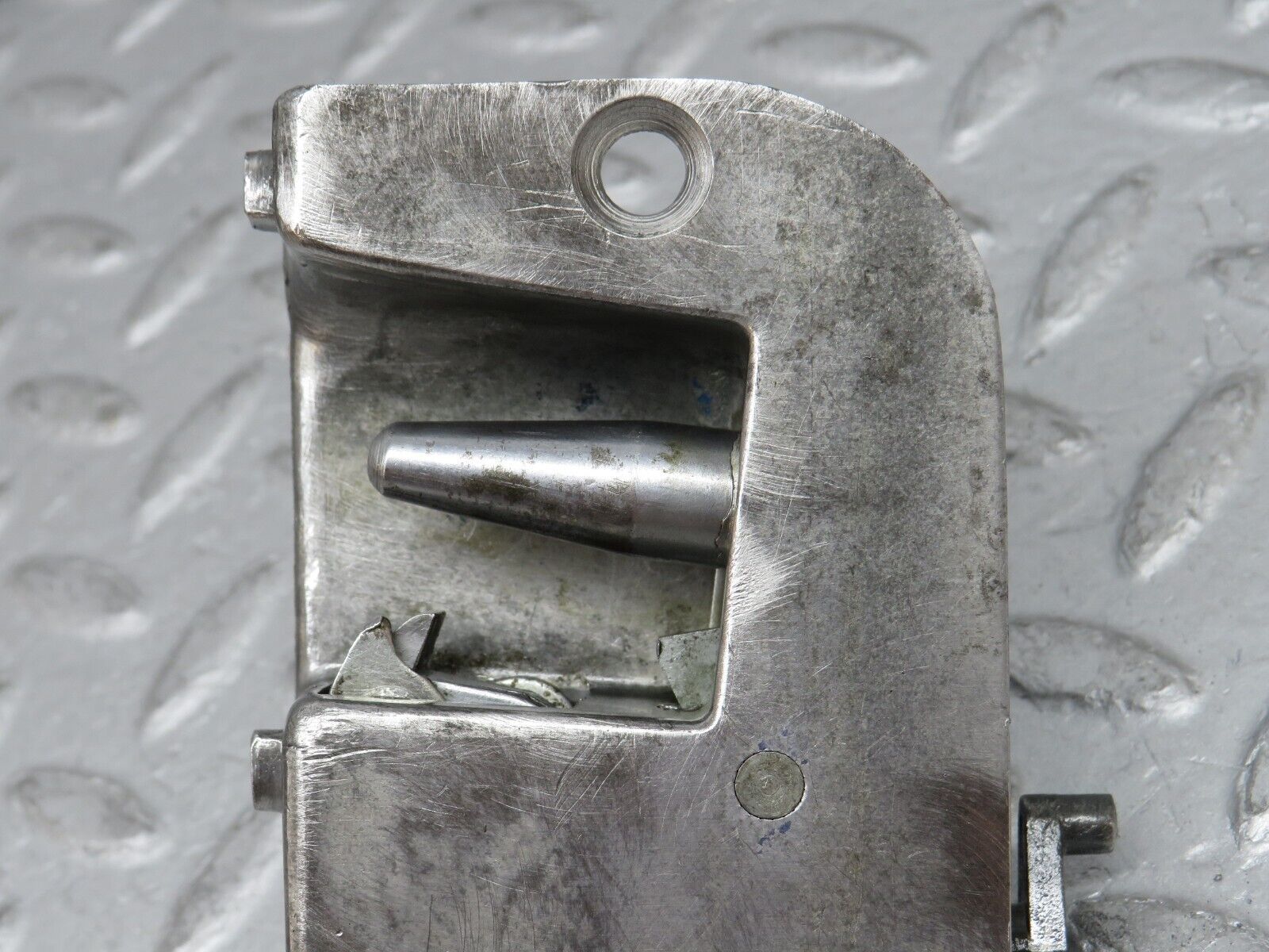 35830 Mercedes-Benz W108 Front Right Door Lock Mechanism