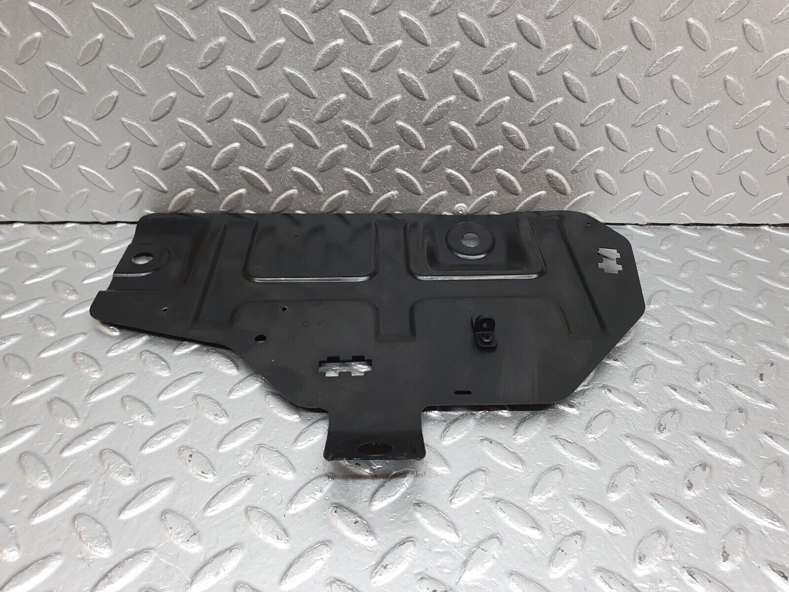 41705 Mercedes-Benz W124 200E Under Dash Relay Bracket Left Side