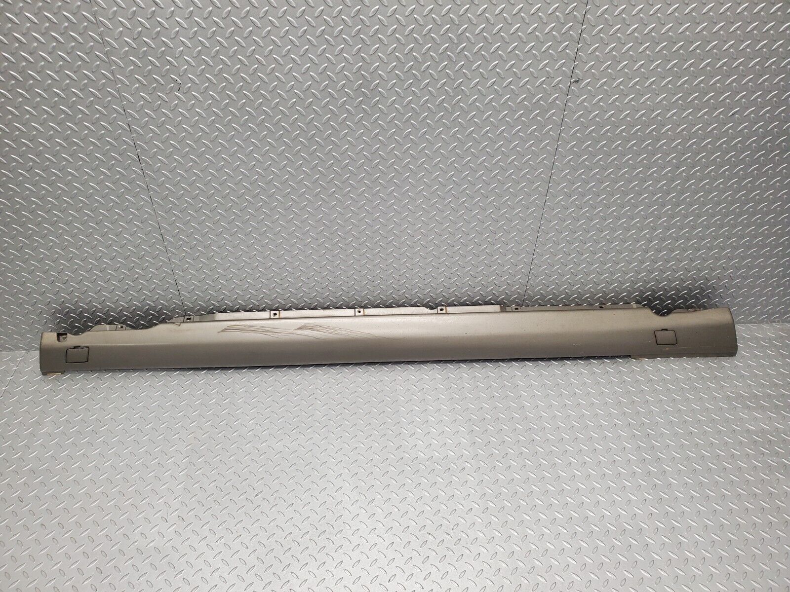 46116 Mercedes-Benz W126 420SE Side Skirt Left 1266904940 1266980130 1266980330