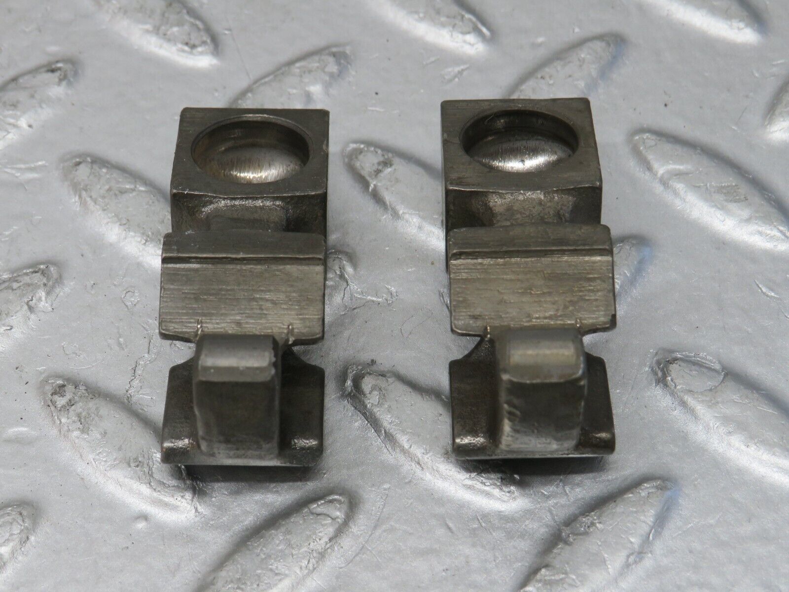 32876 Mercedes-Benz C107 R107 350 V8 Valve Rocker Arm With Spring & Tappet