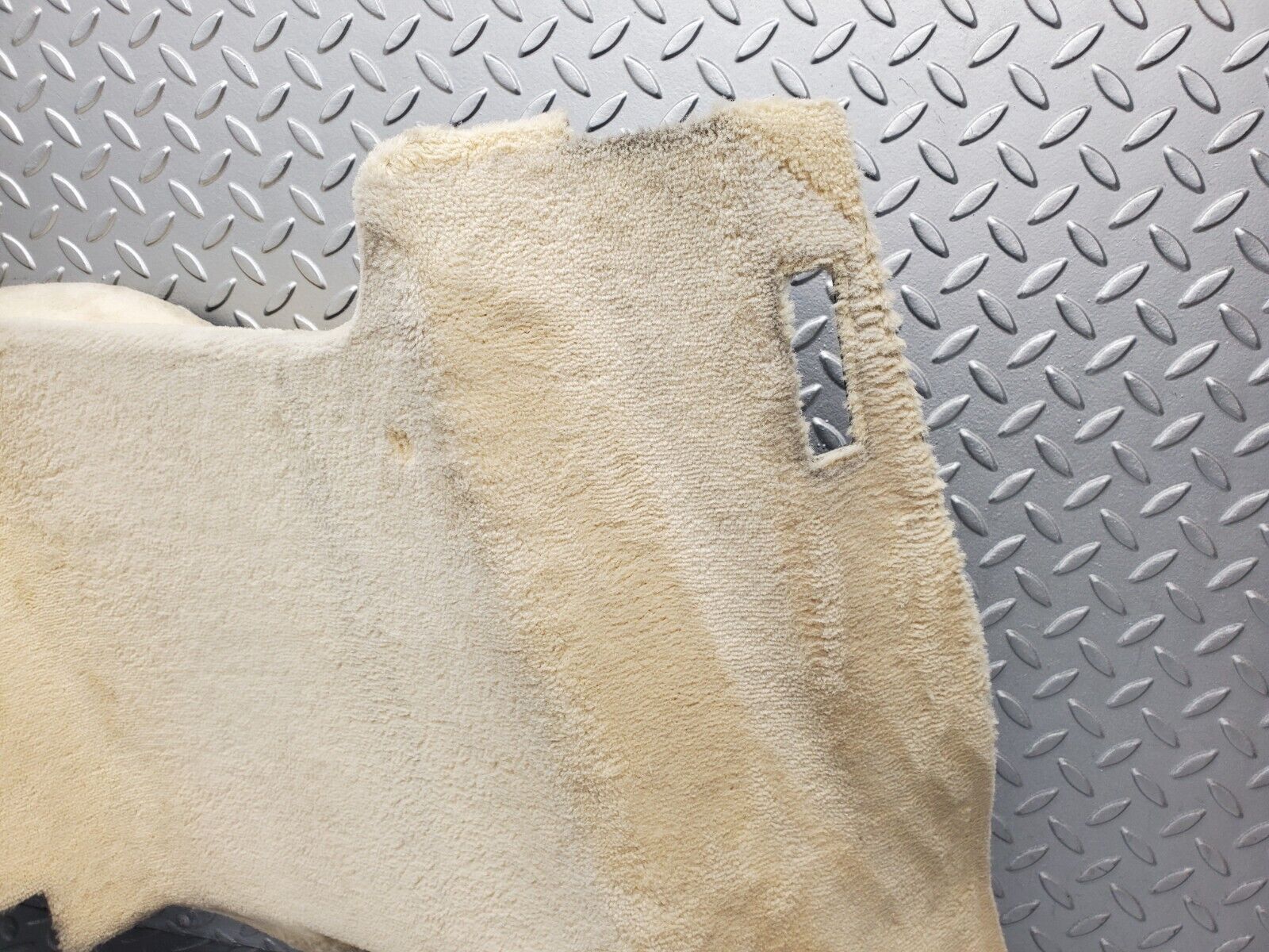 46986 Mercedes-Benz R129 320SL Coupe Rear Left Wall Carpet Beige