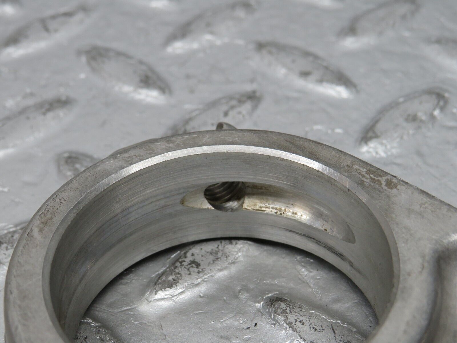 32797 Mercedes-Benz C107 R107 350 V8 Camshaft Tower Bearing 1160512112