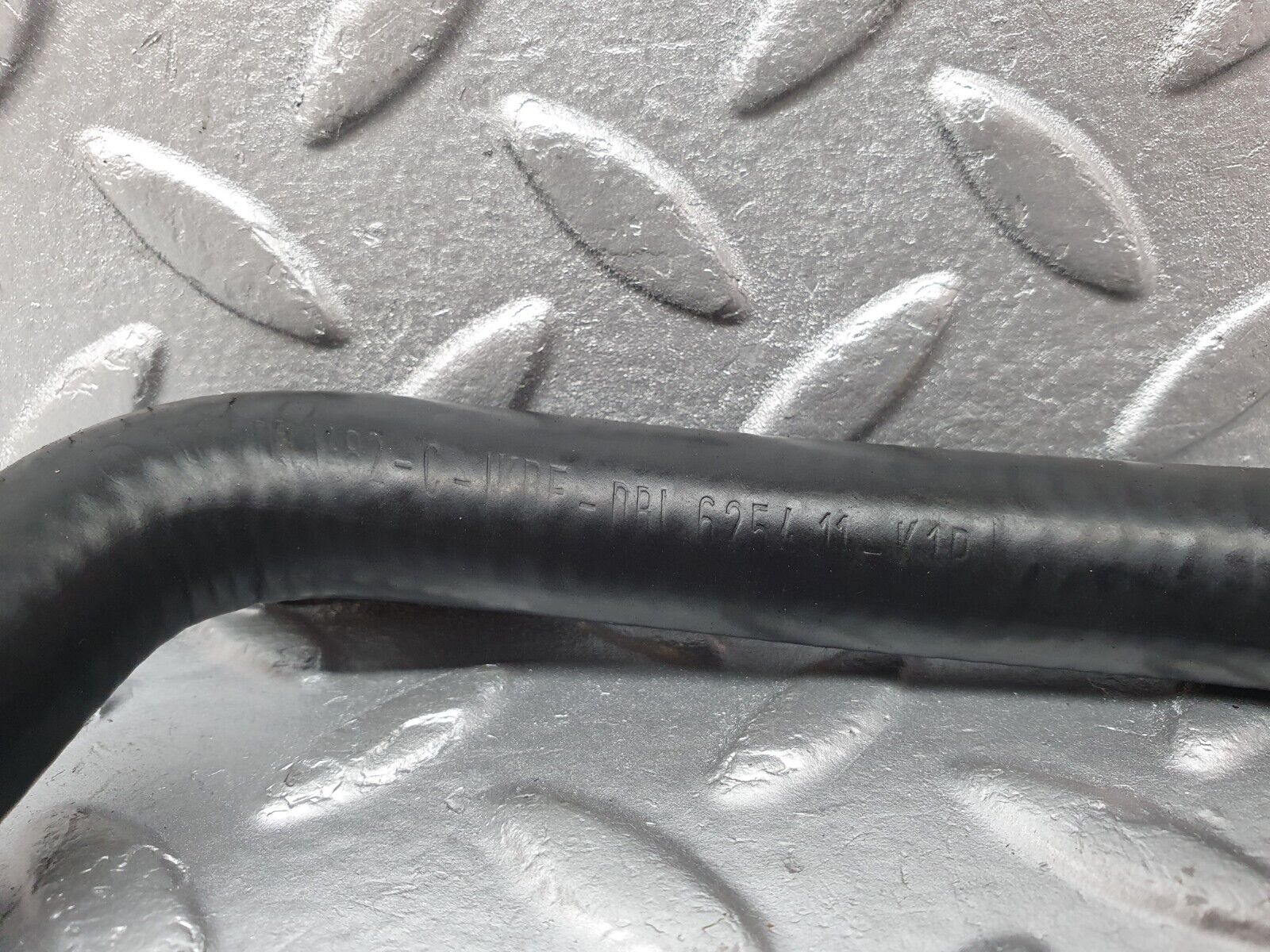 41623 Mercedes-Benz W124 200E Carburettor Heating Coolant Hose Pipe 1022031182