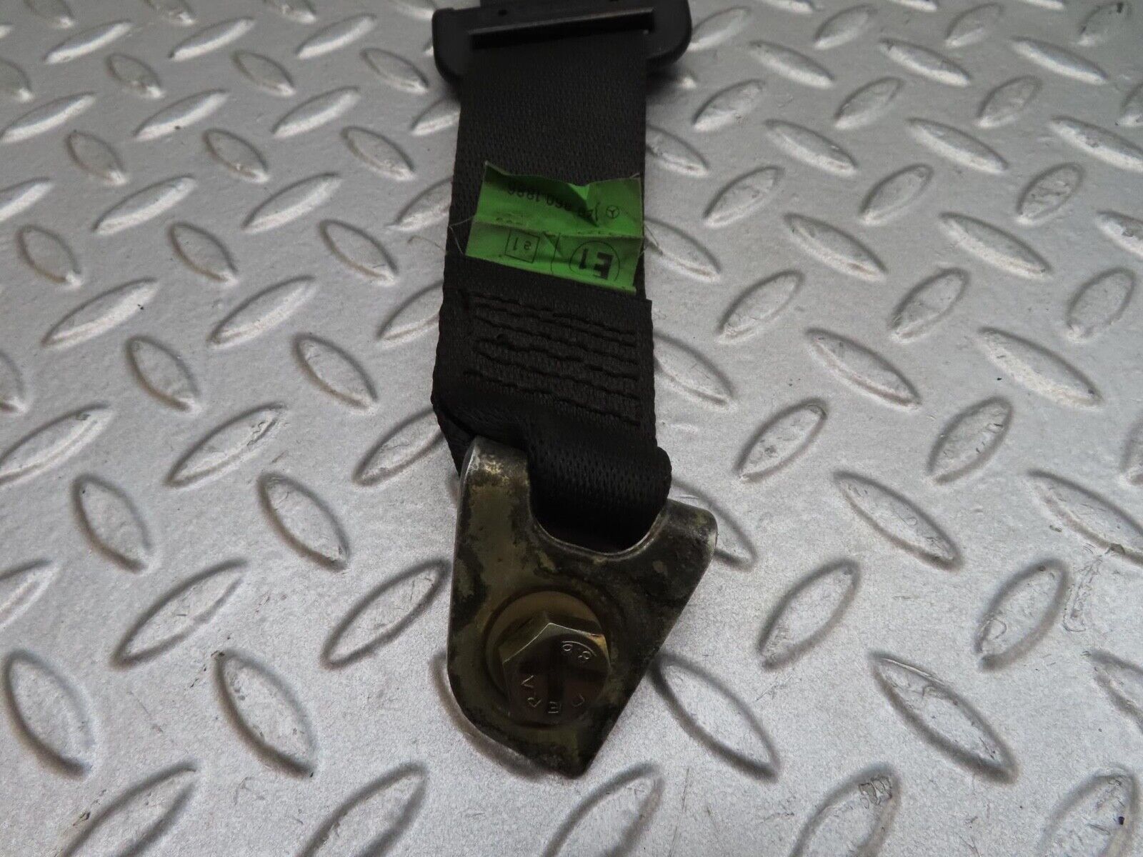 14733 Mercedes-Benz W201 190E Rear Seat Belt Set