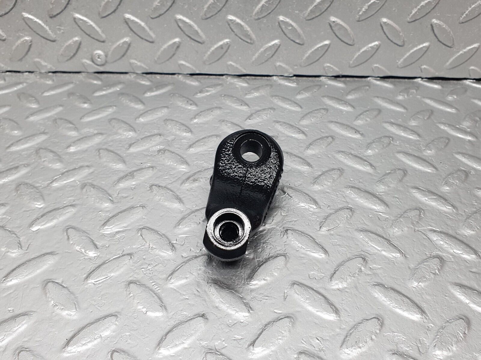 43557 Mercedes-Benz C126 380SEC Coupe Belt Tensioner Pulley Bracket 1171320040