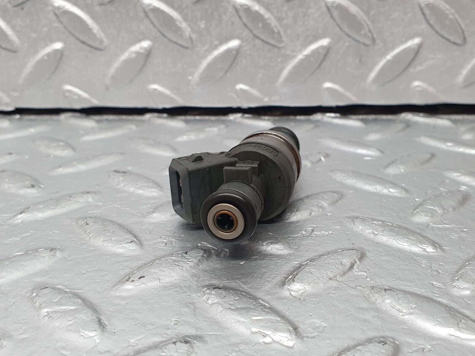 42374 Mercedes-Benz R129 320SL Coupe Fuel Injector Bosch 0000787323 0280155209