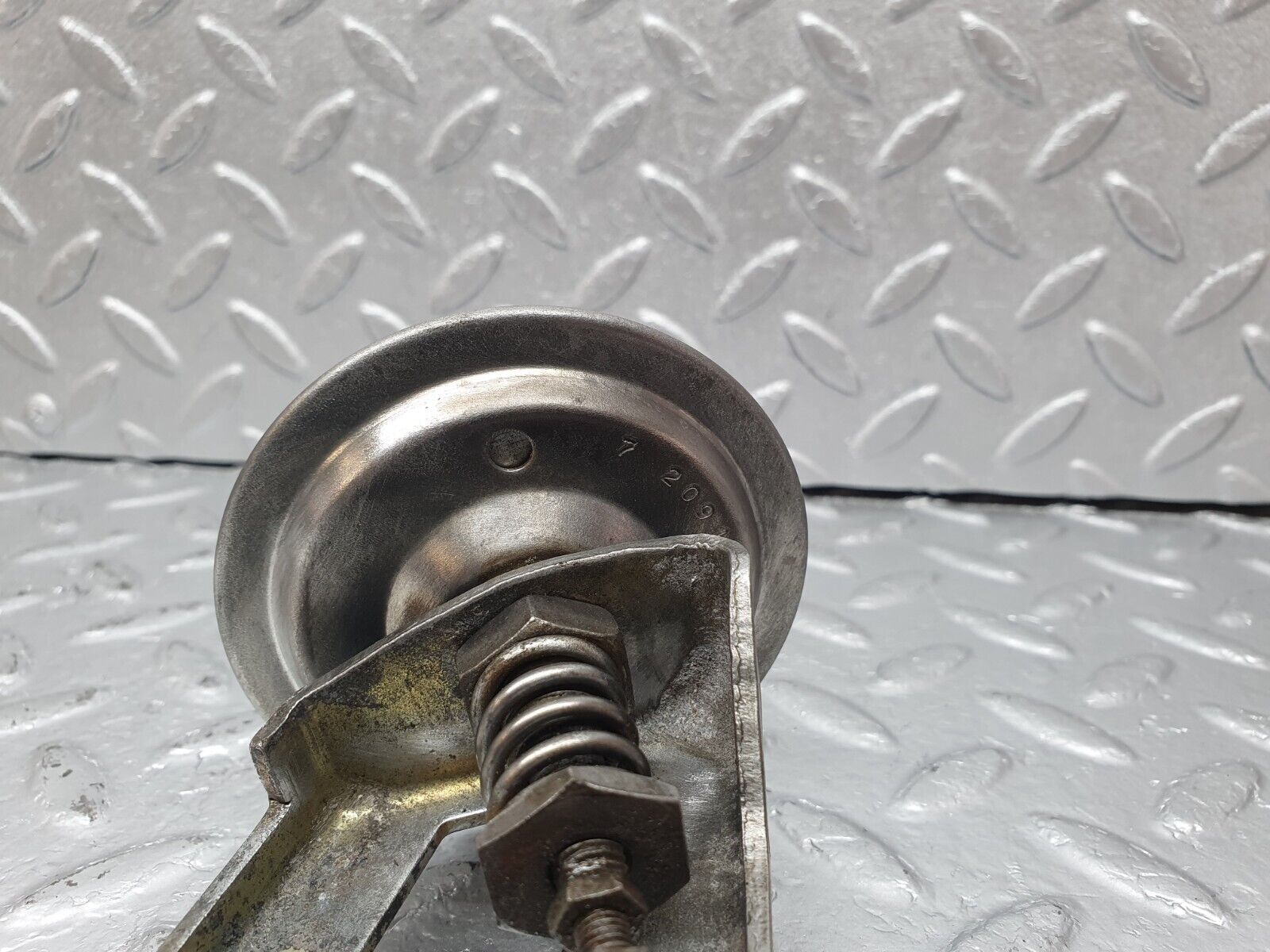 41601 Mercedes-Benz W124 200E Carburettor Vacuum Valve 7 209 18000