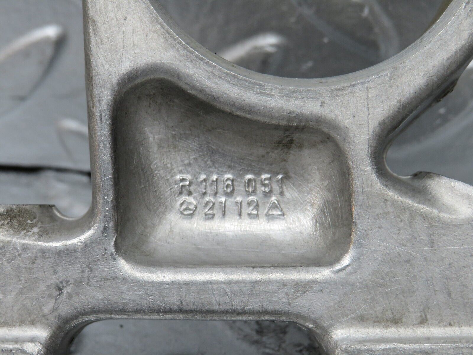 32800 Mercedes-Benz C107 R107 350 V8 Camshaft Tower Bearing 1160512112