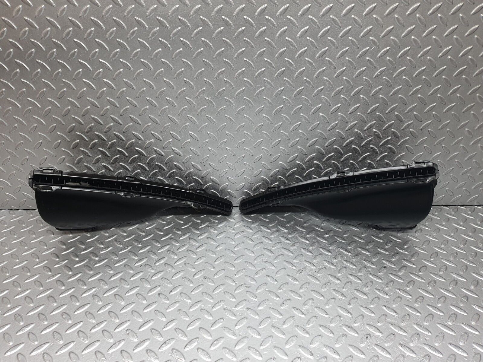 43494 Mercedes-Benz C126 380SEC Coupe Dashboard Air Vent Duct 2x 1268300219