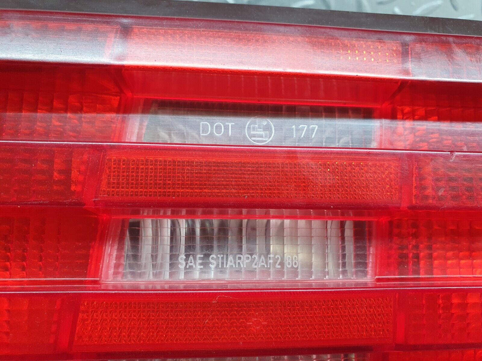 42277 Mercedes-Benz R129 320SL Coupe Tail Light Right Side