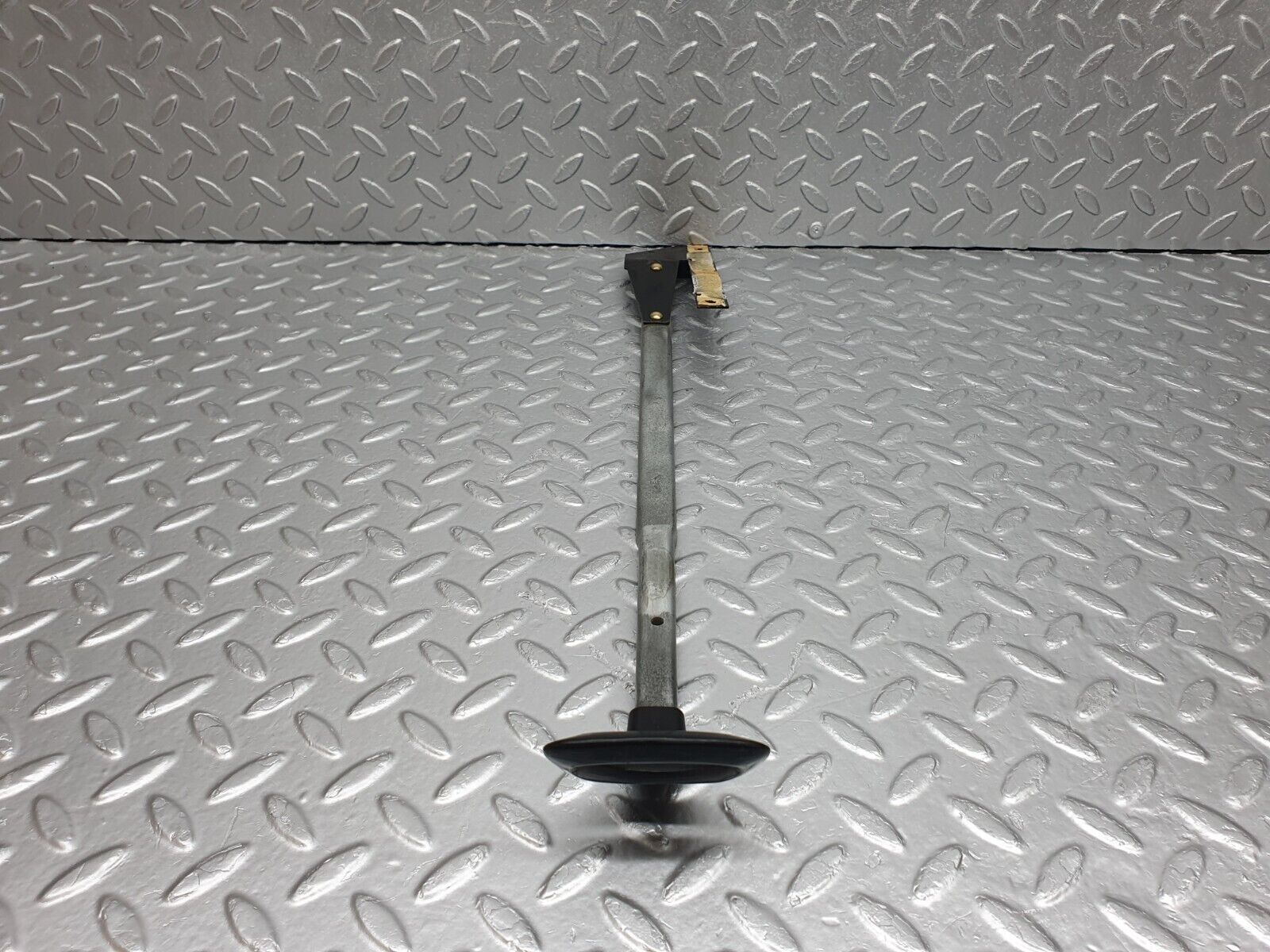 43095 Mercedes-Benz W108 280SE Front Right Seat Side Sliding Adjust Handle