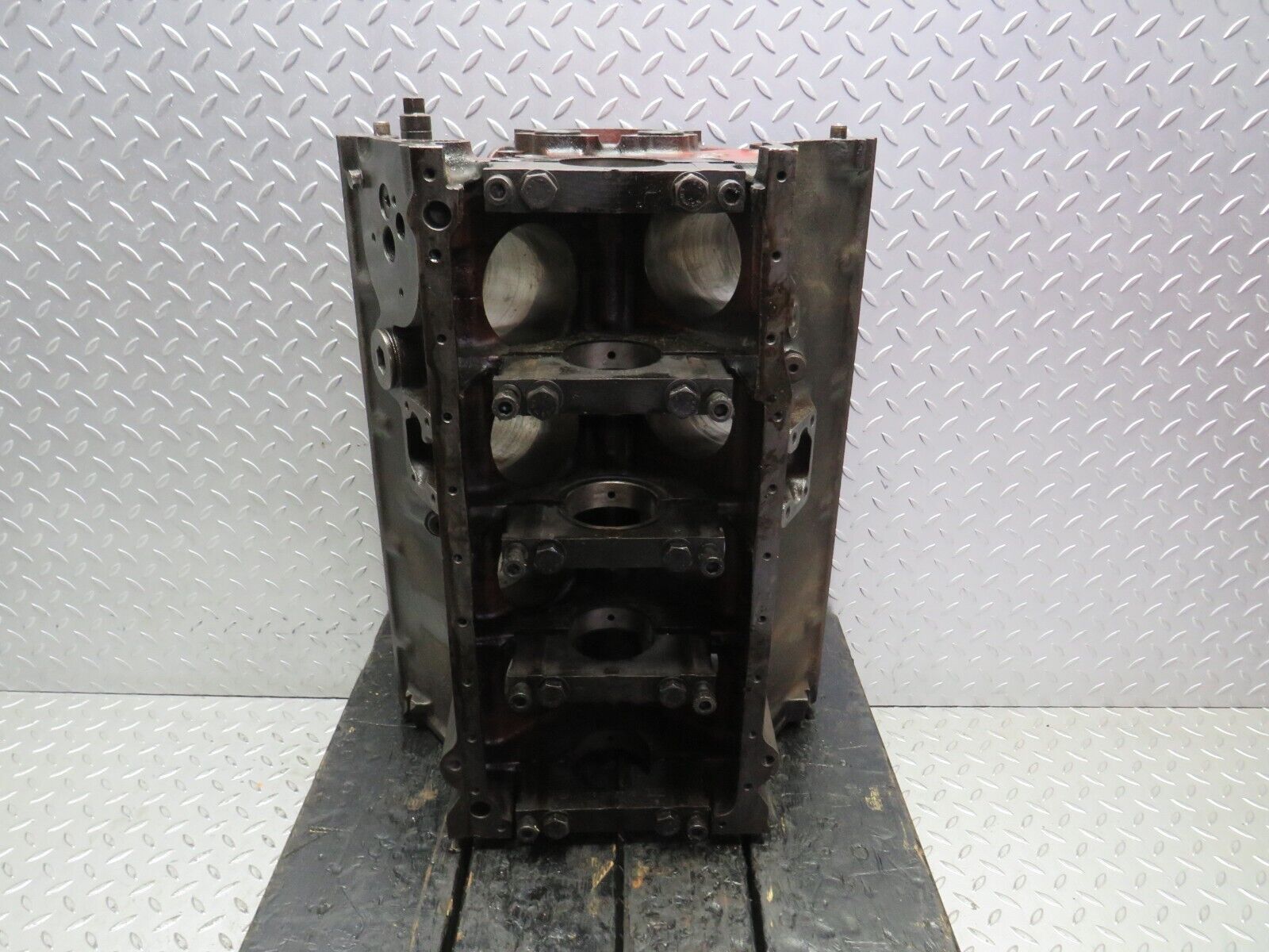 32967 Mercedes-Benz C107 R107 350 V8 Engine Block M116.982 1160110601