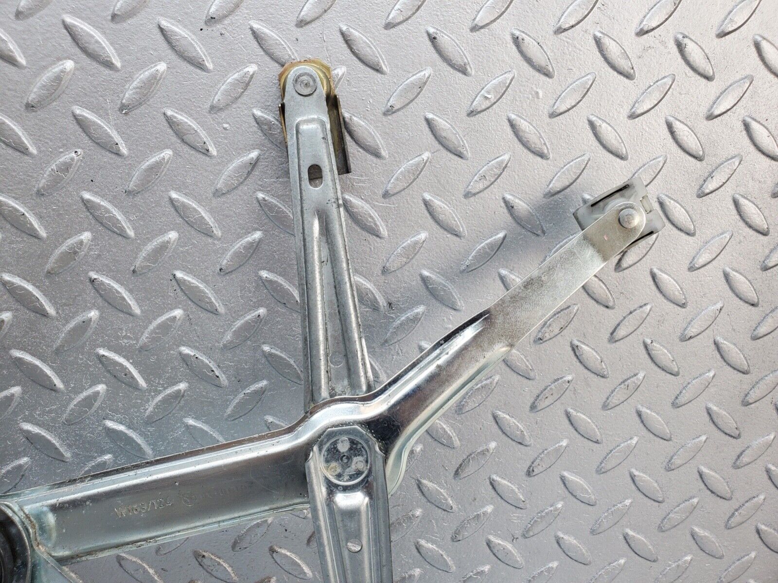 44594 Mercedes-Benz W124 220E Front Right Power Window Regulator