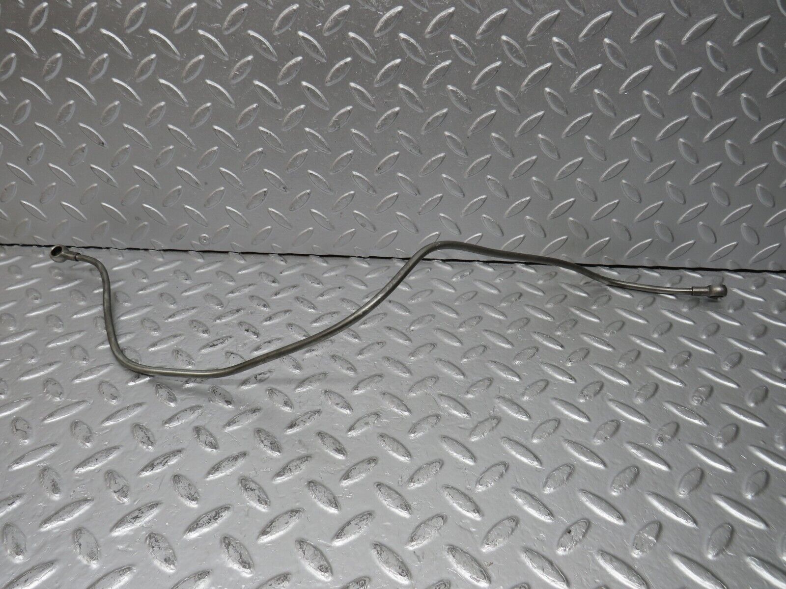 32837 Mercedes-Benz C107 R107 350 V8 Oil Pipe Hose