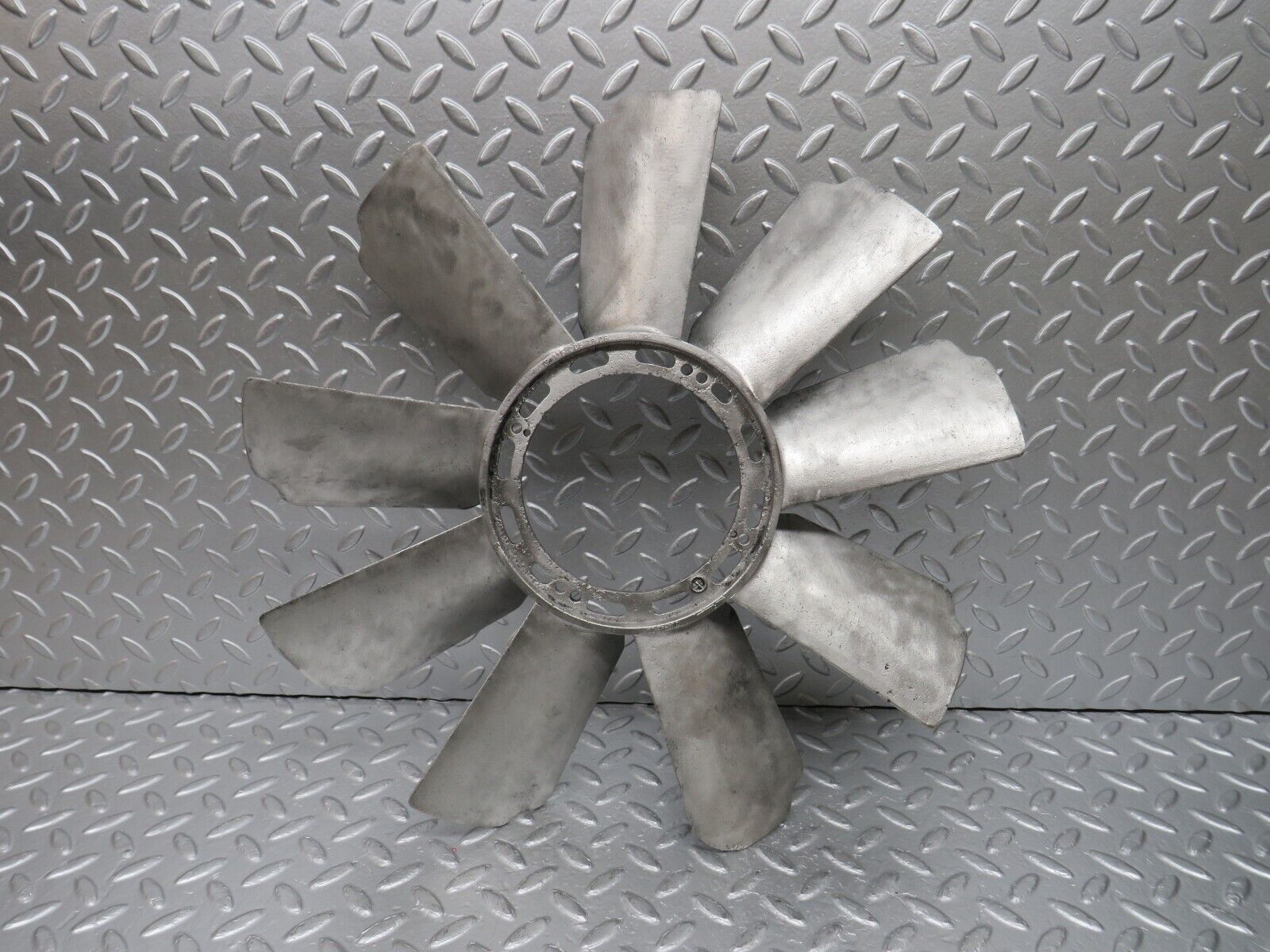 33138 Mercedes-Benz C107 R107 Engine Cooling Fan 1162051906